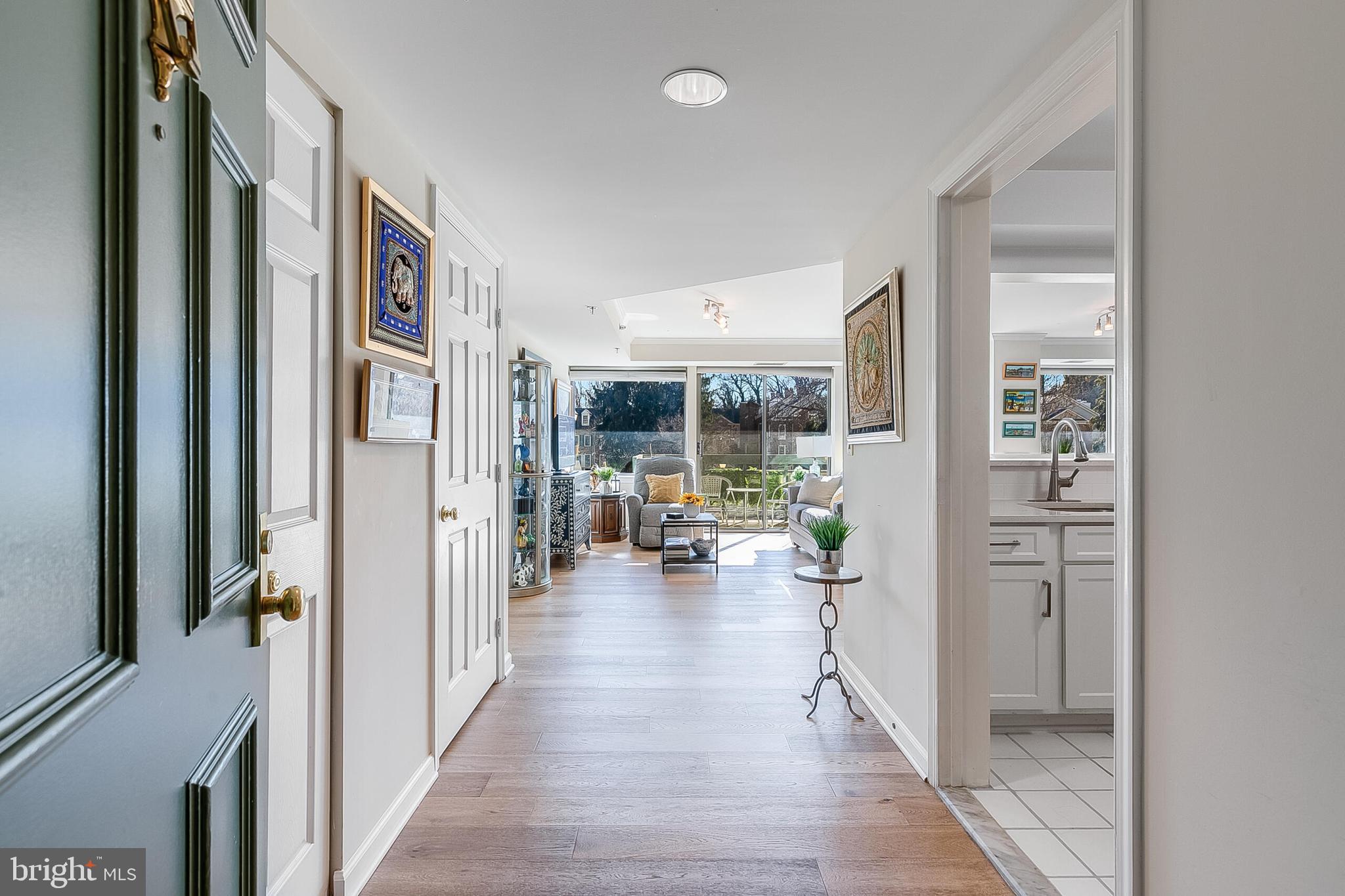 WHITLEY PARK CONDOMINIUM - Residential