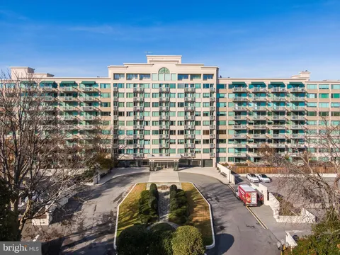 5450 Whitley Park Terrace Unit 209, Bethesda, MD 20814 - #: MDMC2209658