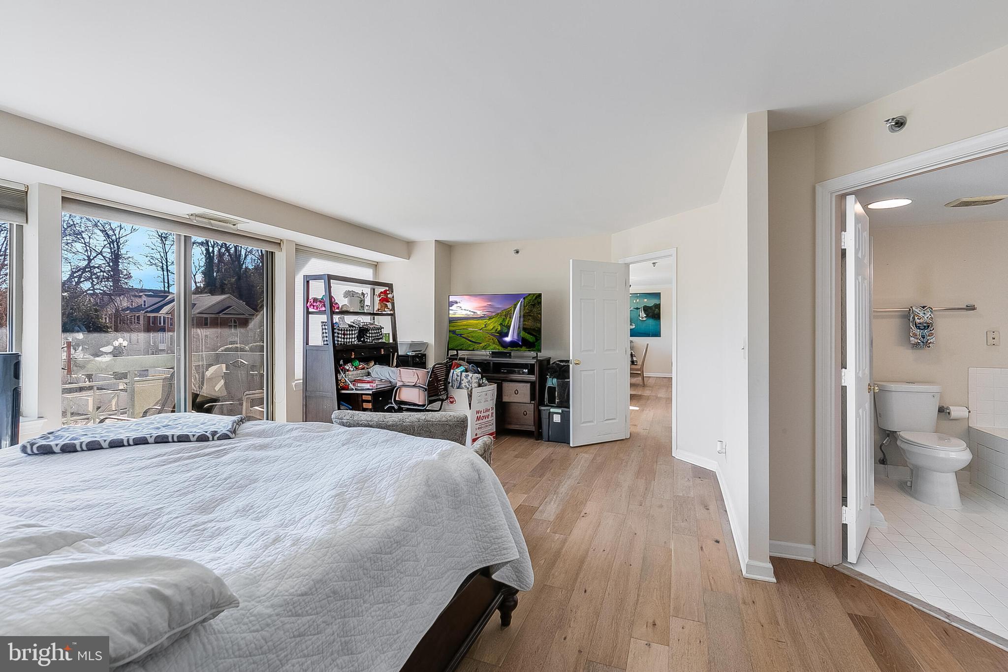 WHITLEY PARK CONDOMINIUM - Residential