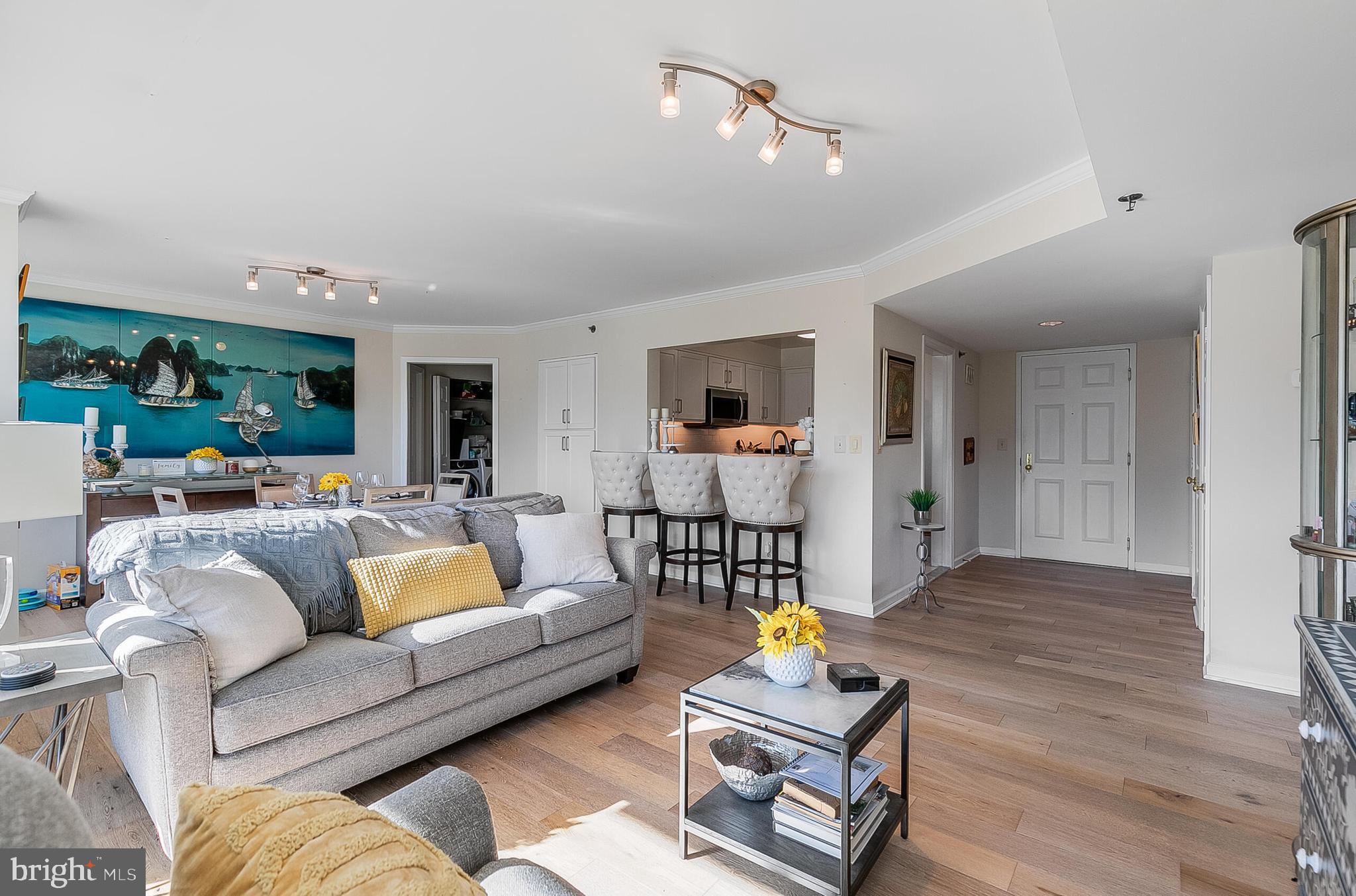 WHITLEY PARK CONDOMINIUM - Residential