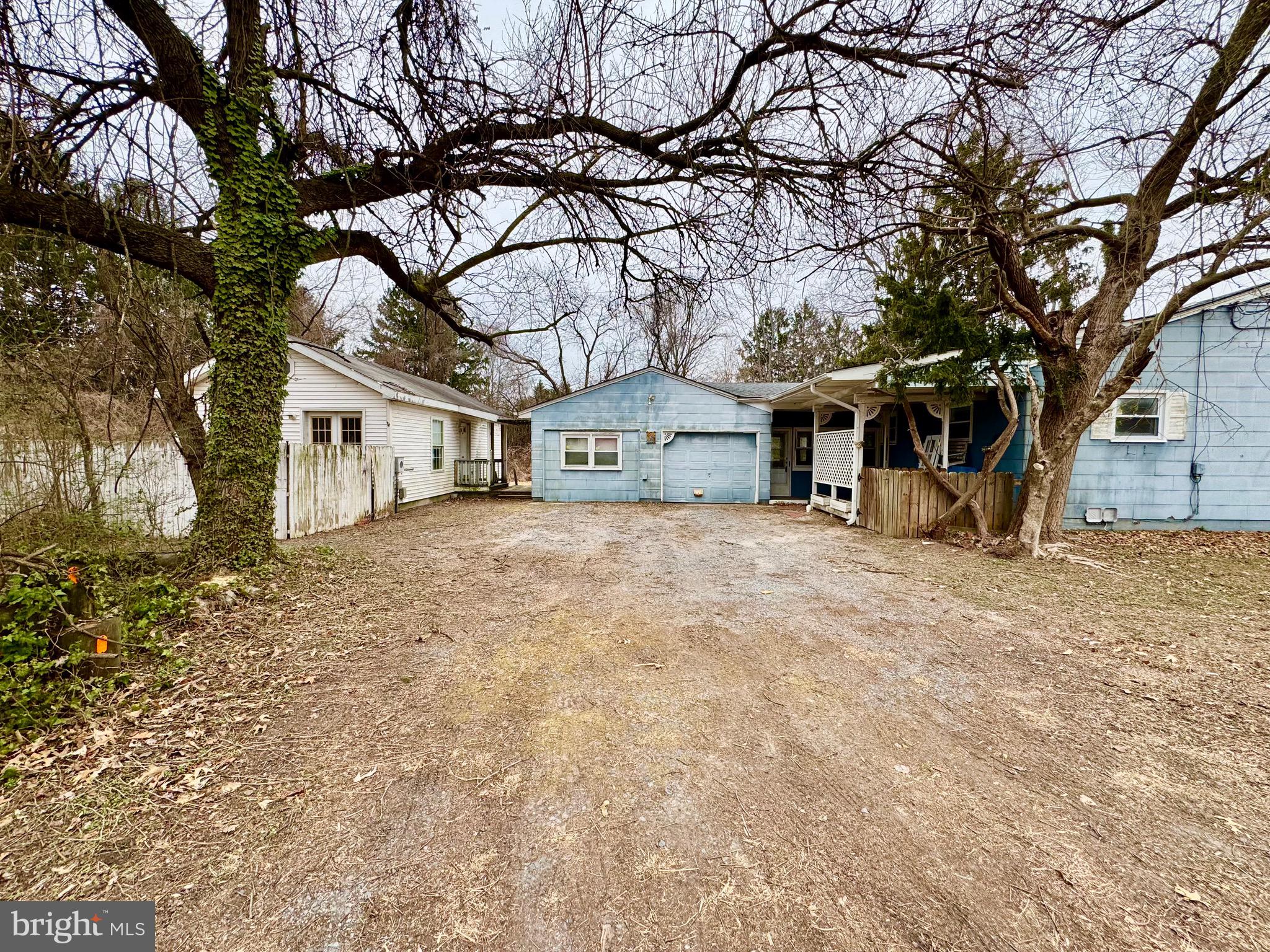 200 SUNSET LANE