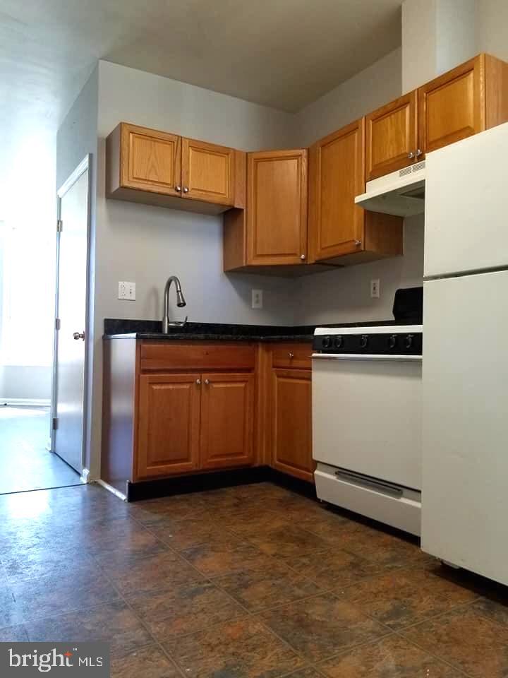 PHILADELPHIA (NORTH) - Residential Lease