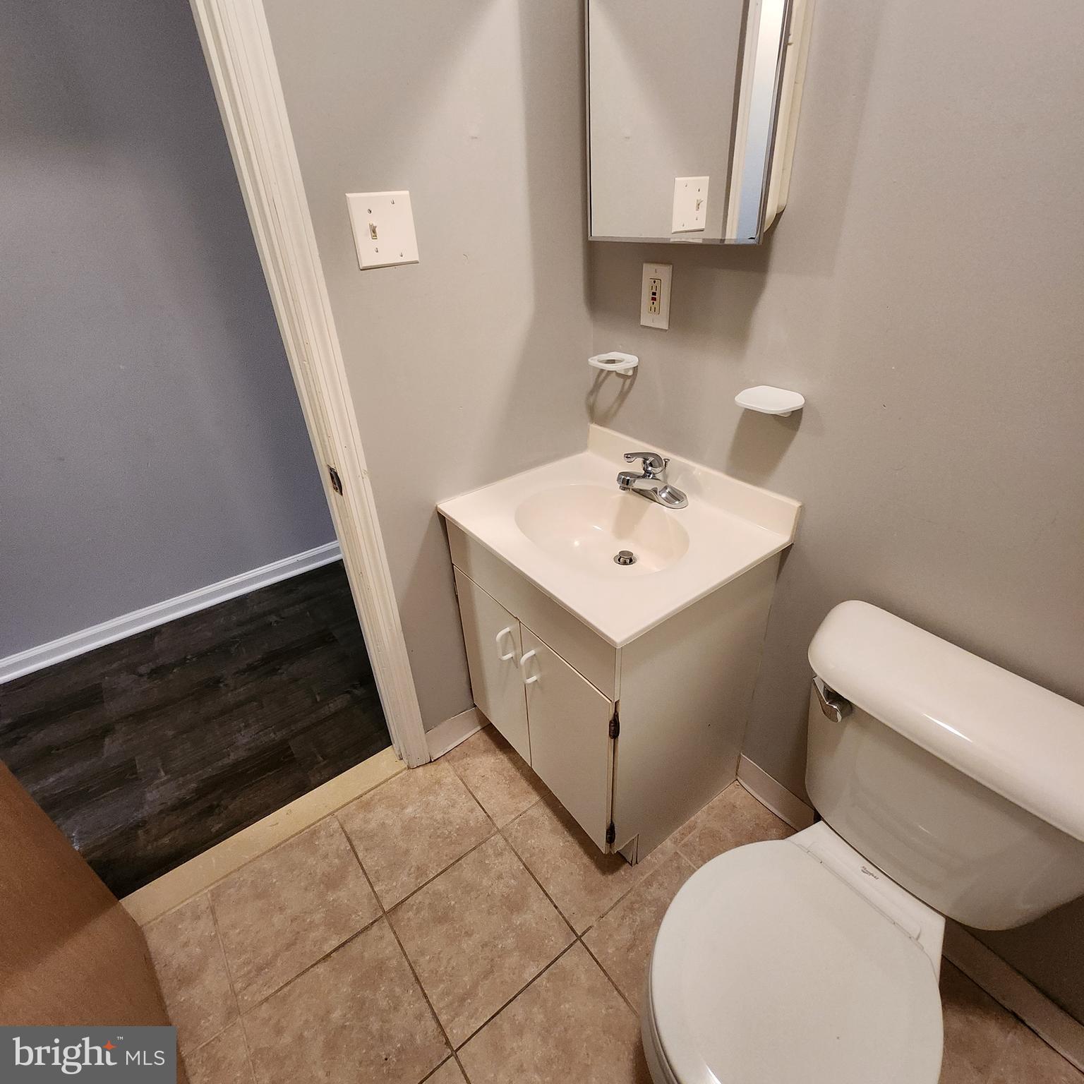 PHILADELPHIA (NORTH) - Residential Lease