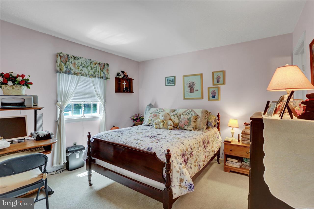 STRAWBERRY COURT - Residential
