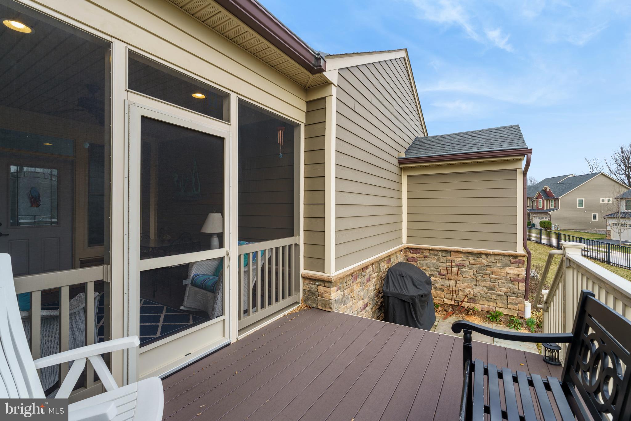 STONELEIGH SUMMIT - Residential