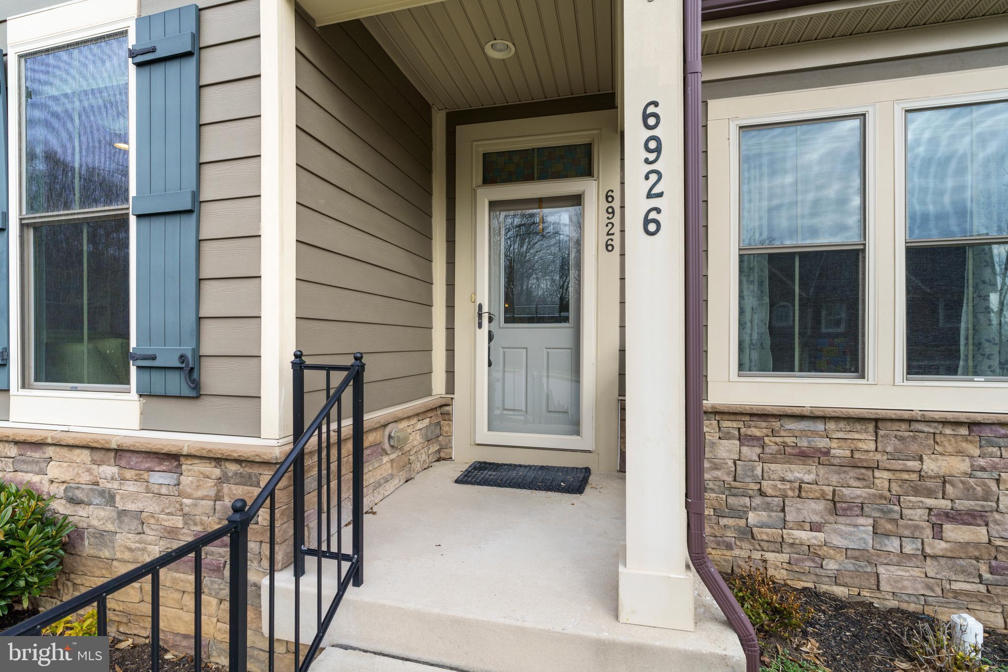 STONELEIGH SUMMIT - Residential