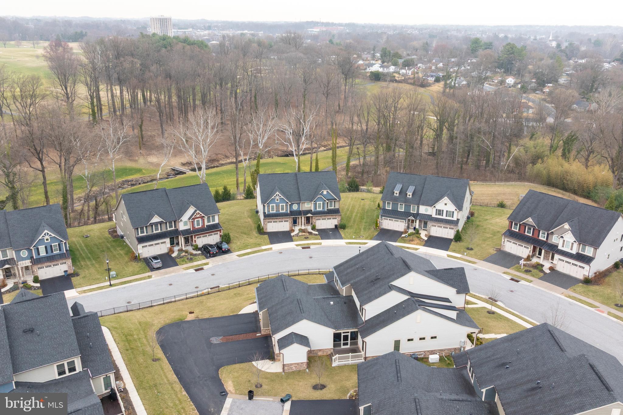 STONELEIGH SUMMIT - Residential