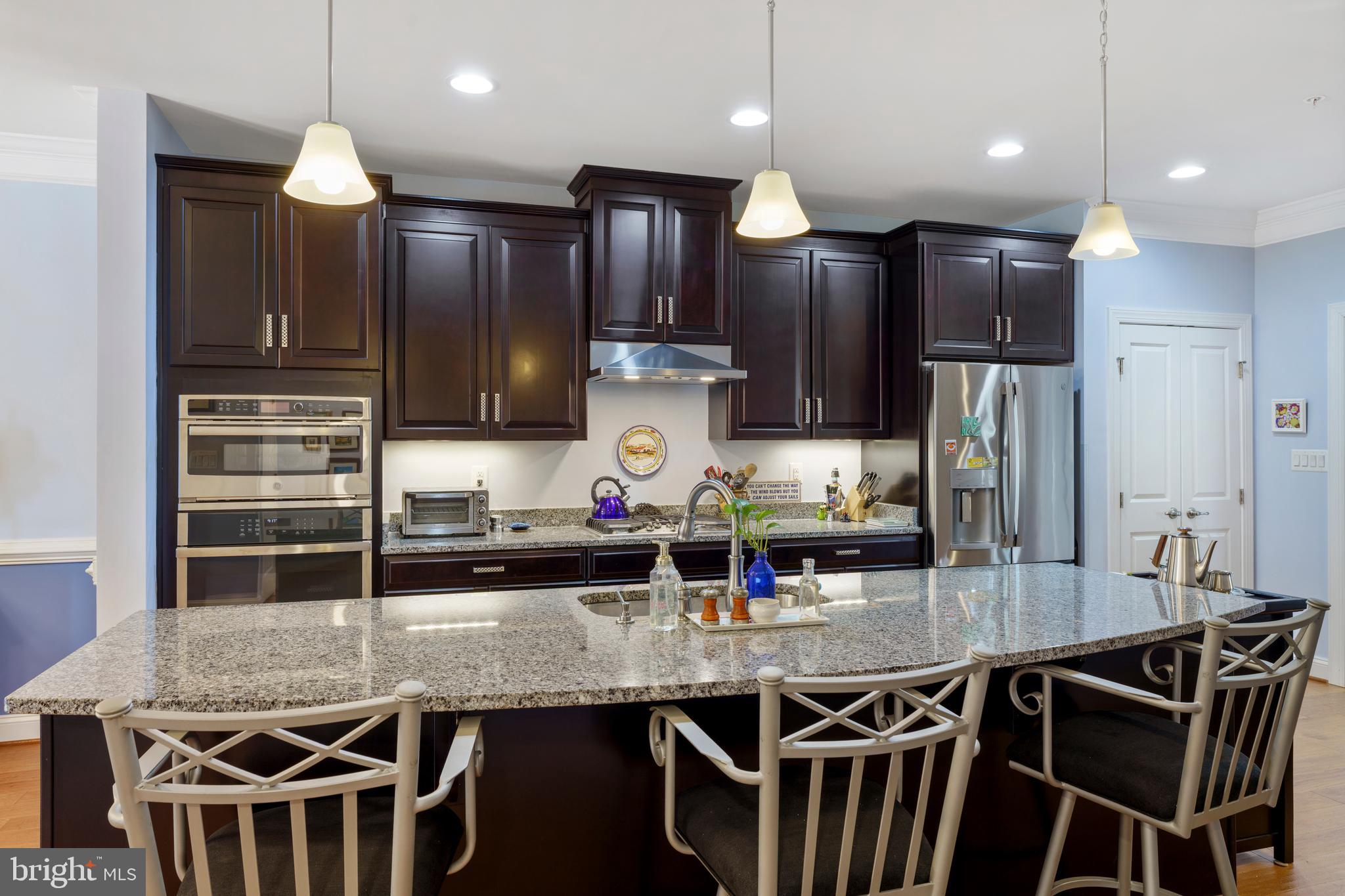 STONELEIGH SUMMIT - Residential