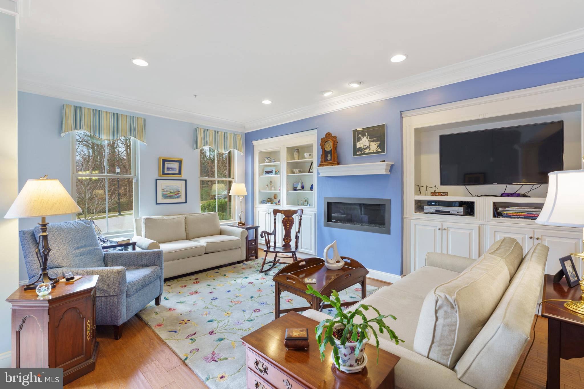 STONELEIGH SUMMIT - Residential