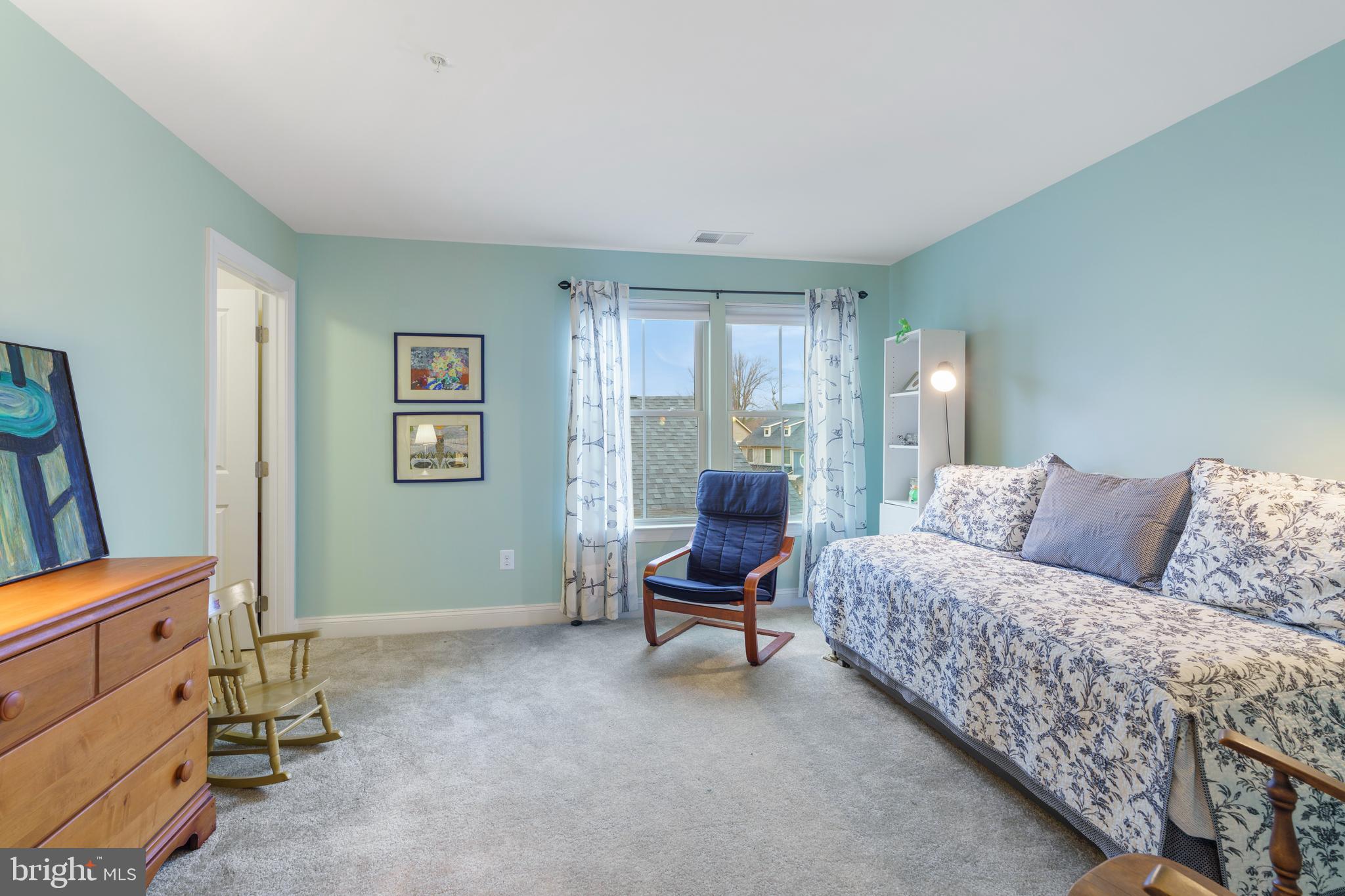 STONELEIGH SUMMIT - Residential