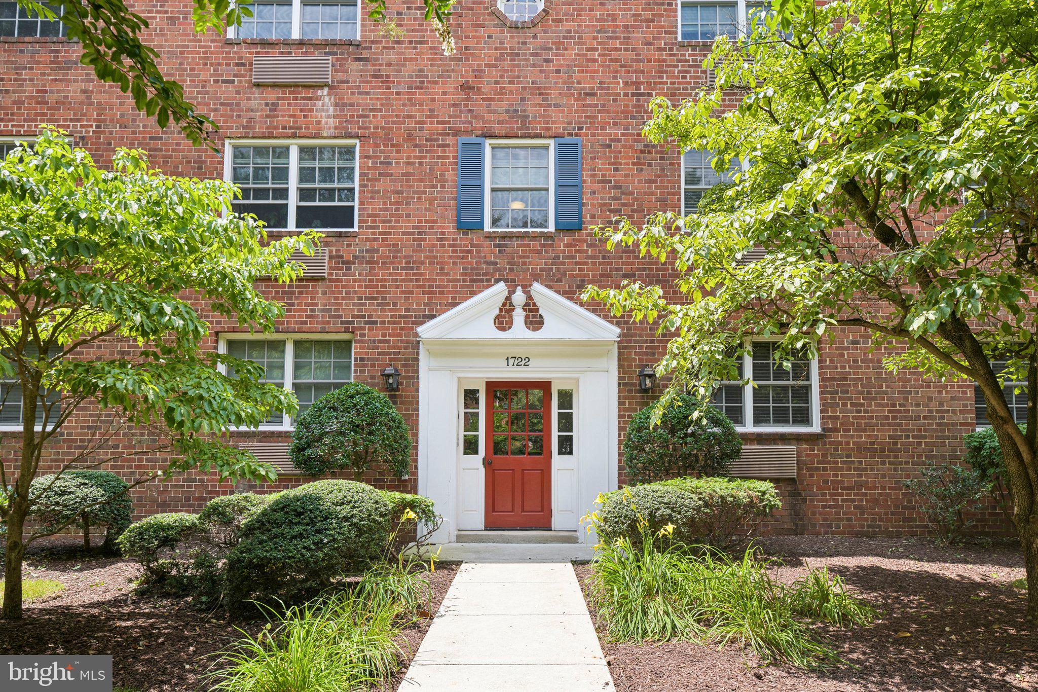 1722 W ABINGDON DRIVE 301