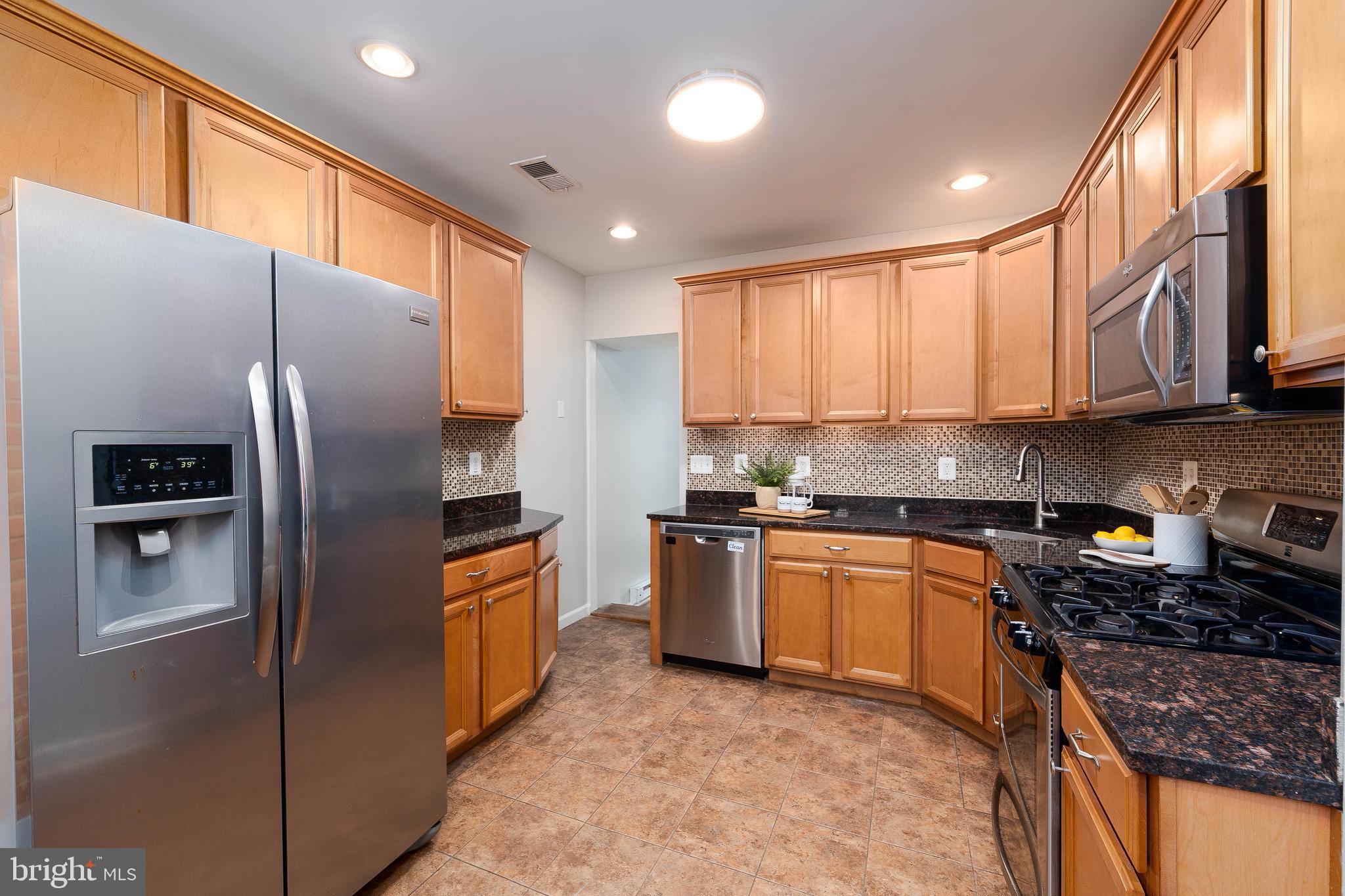 LOCUST POINT - Residential