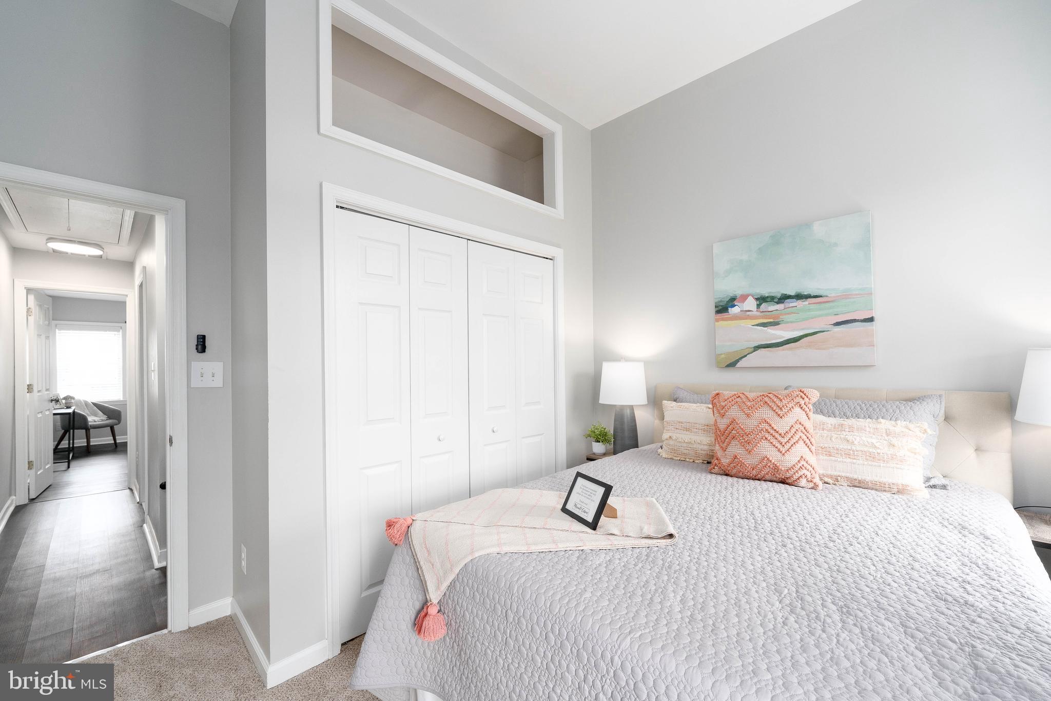 LOCUST POINT - Residential