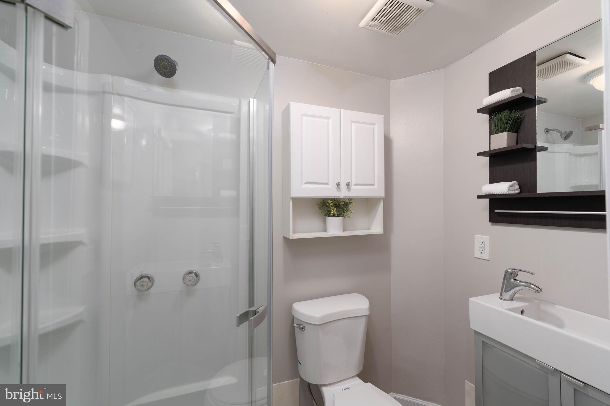 LOCUST POINT - Residential