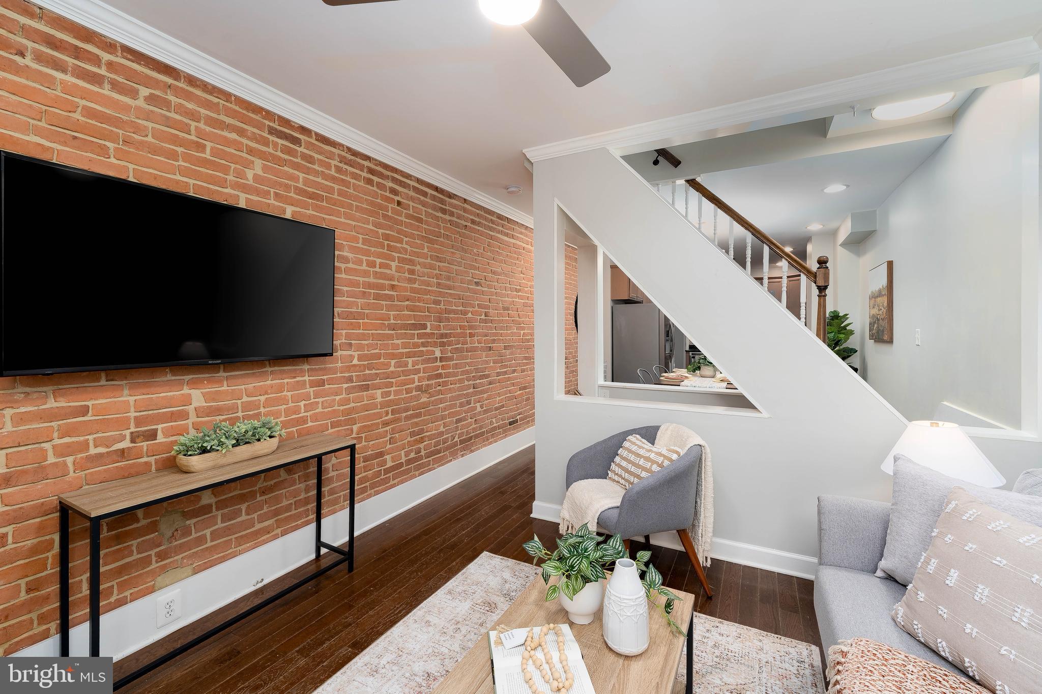 LOCUST POINT - Residential