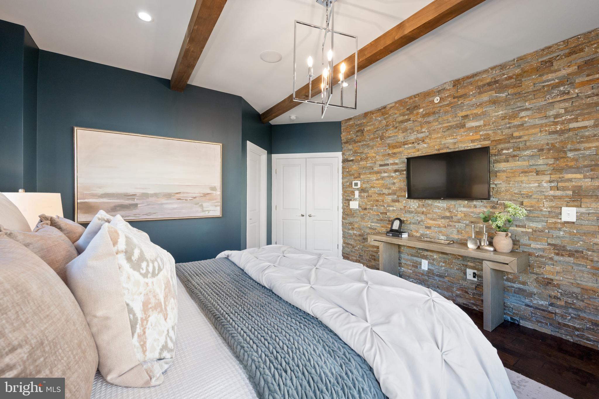 MAJESTY WEST - Residential