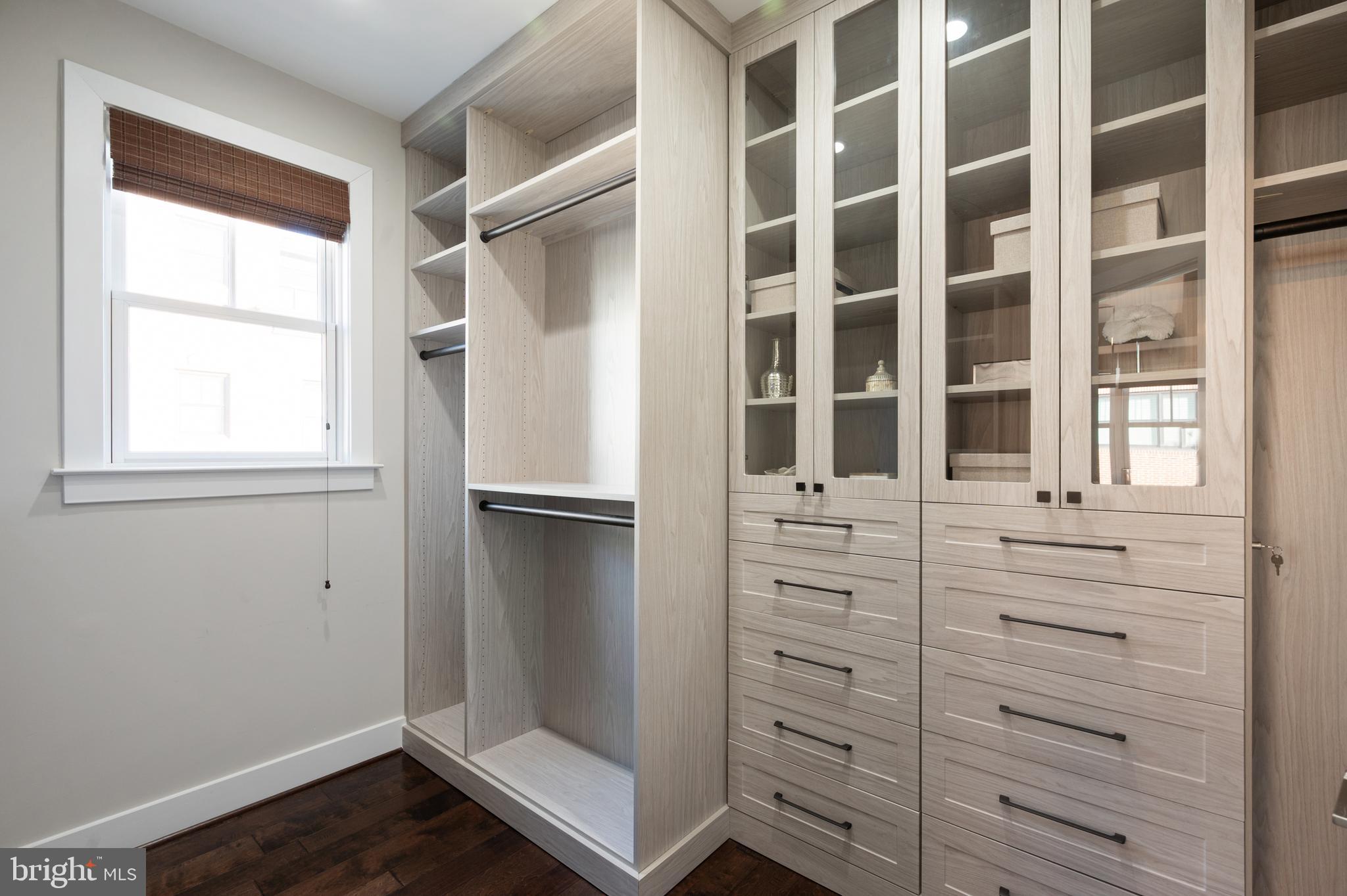 MAJESTY WEST - Residential