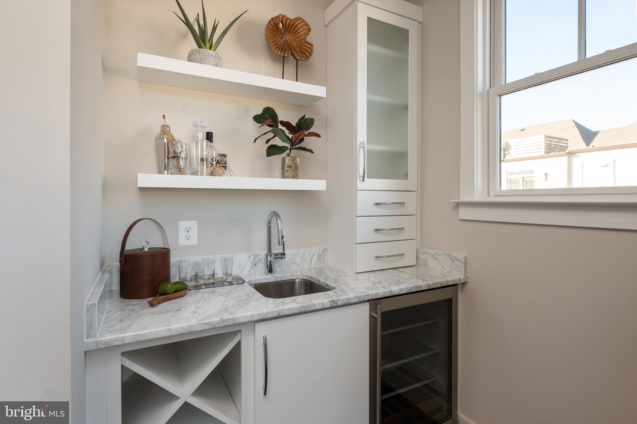 MAJESTY WEST - Residential