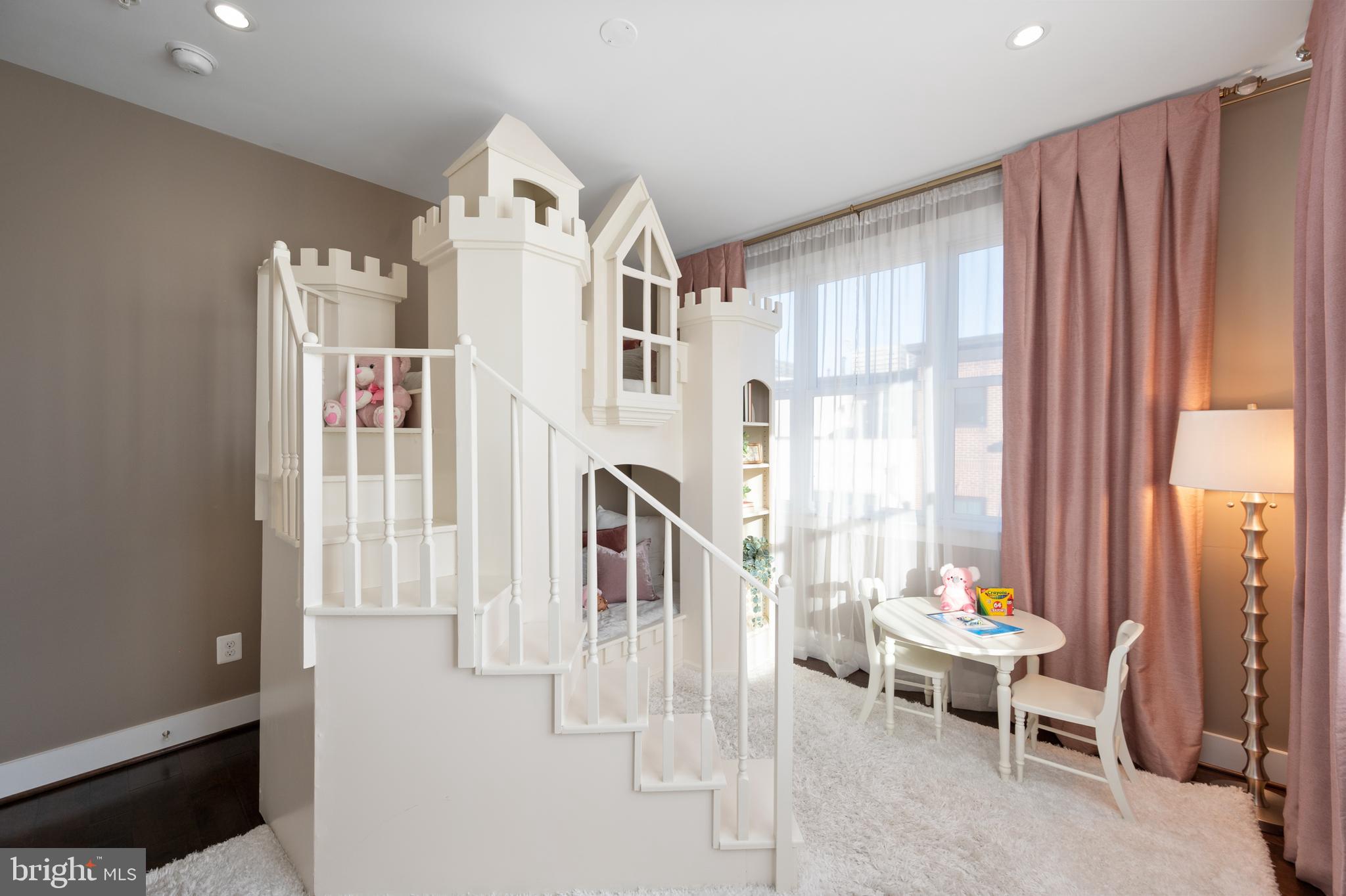 MAJESTY WEST - Residential