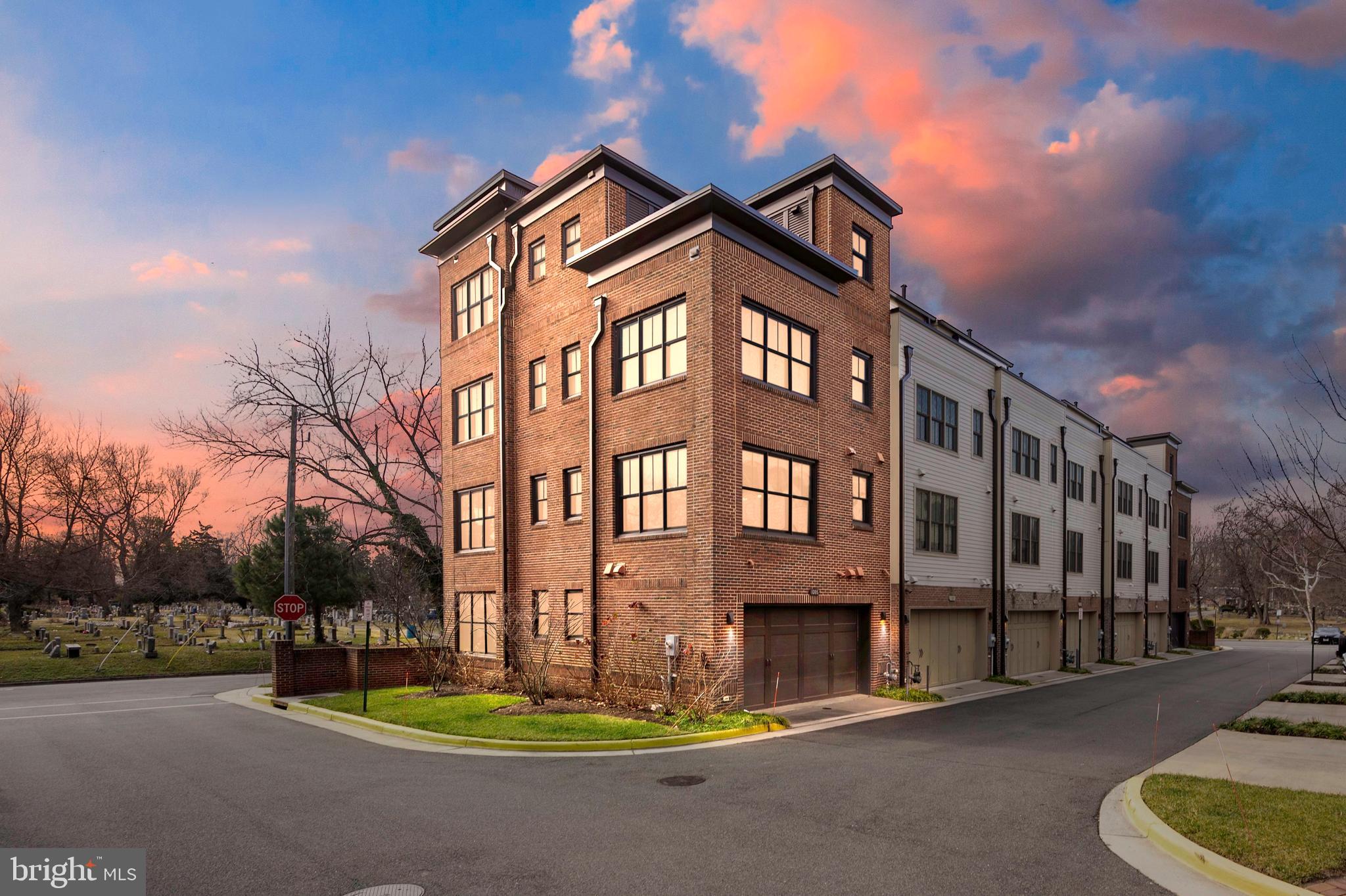 MAJESTY WEST - Residential