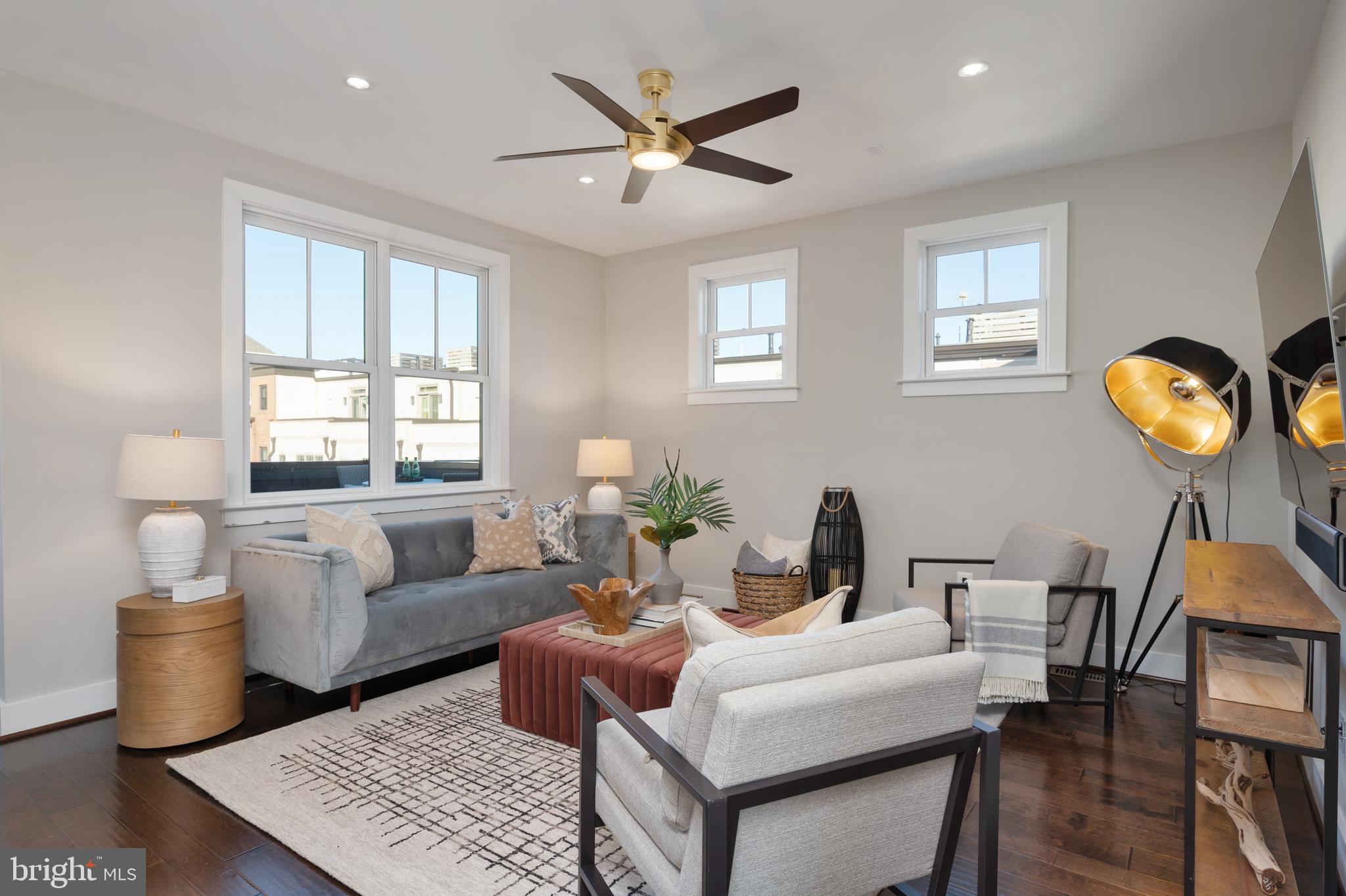 MAJESTY WEST - Residential