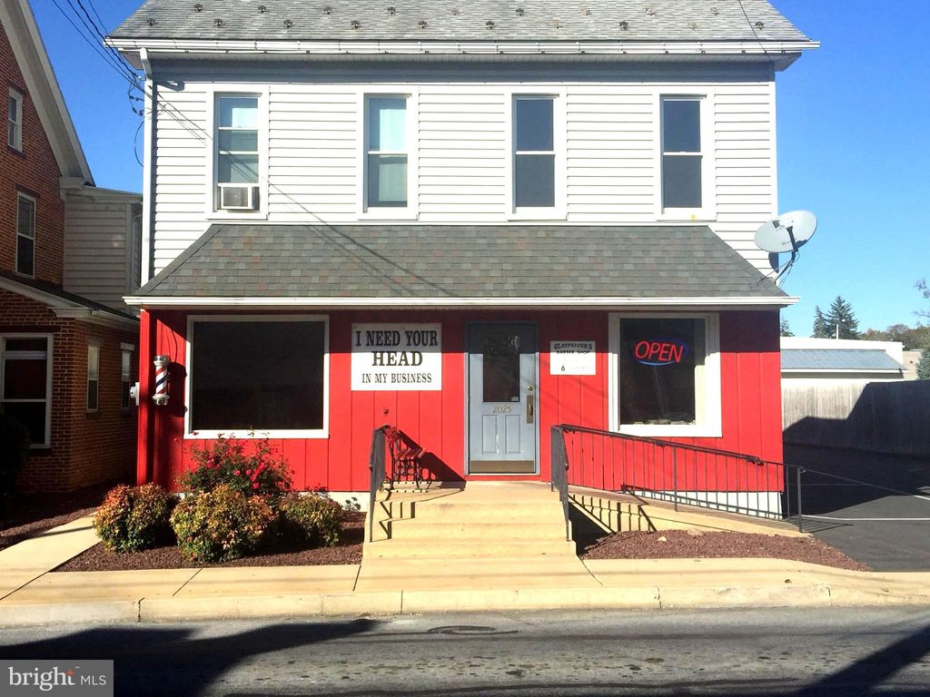 Photo of 2025 State Street, EAST PETERSBURG, PA 17520 (MLS # PALA2062956)