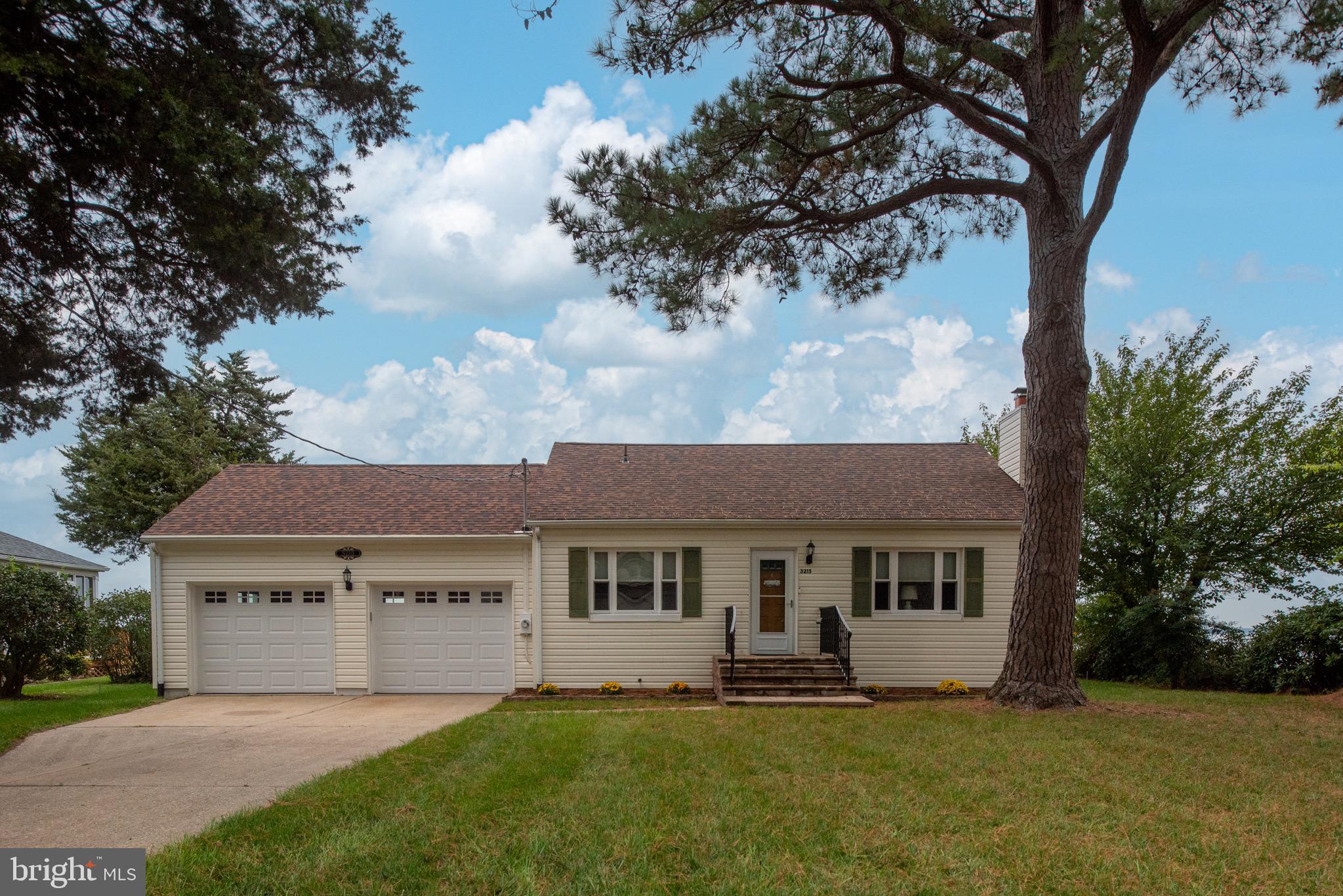 3215 RIVERVIEW DRIVE