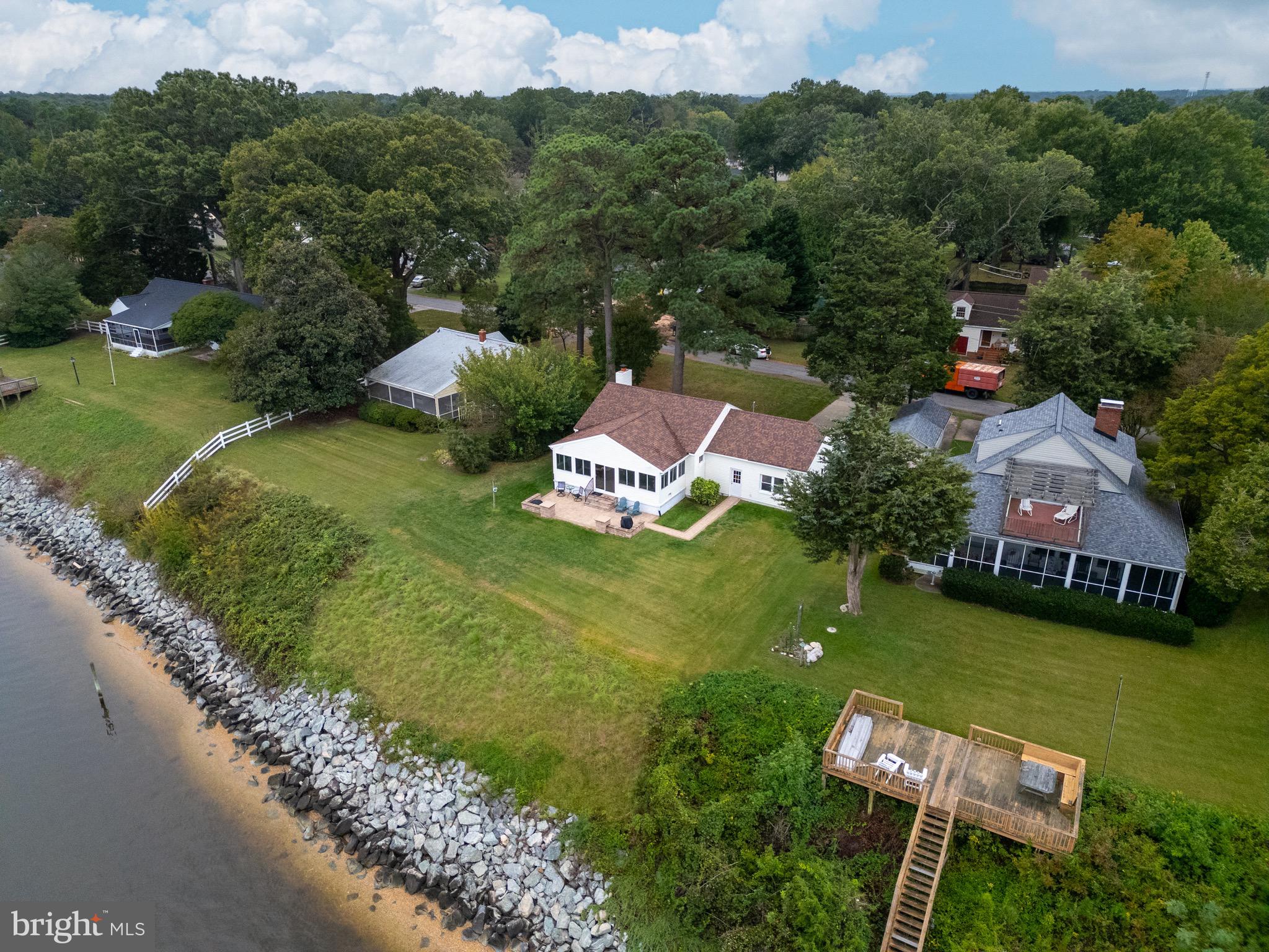 3215 RIVERVIEW DRIVE