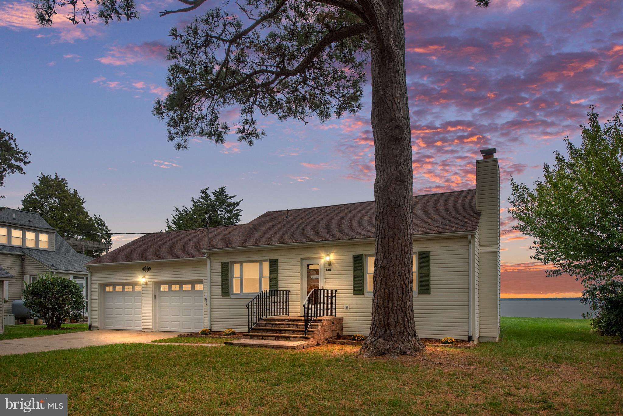 3215 RIVERVIEW DRIVE