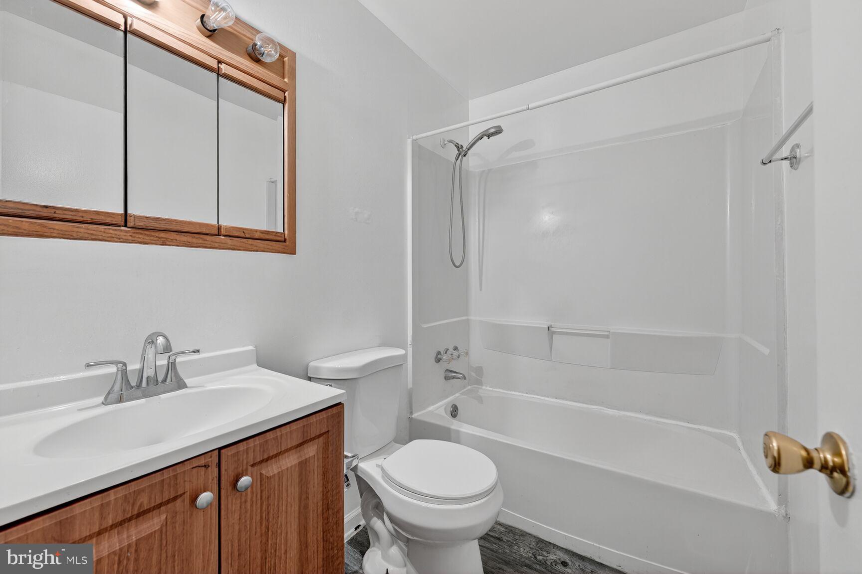 STRAWBERRY HILL EST SUB - Residential