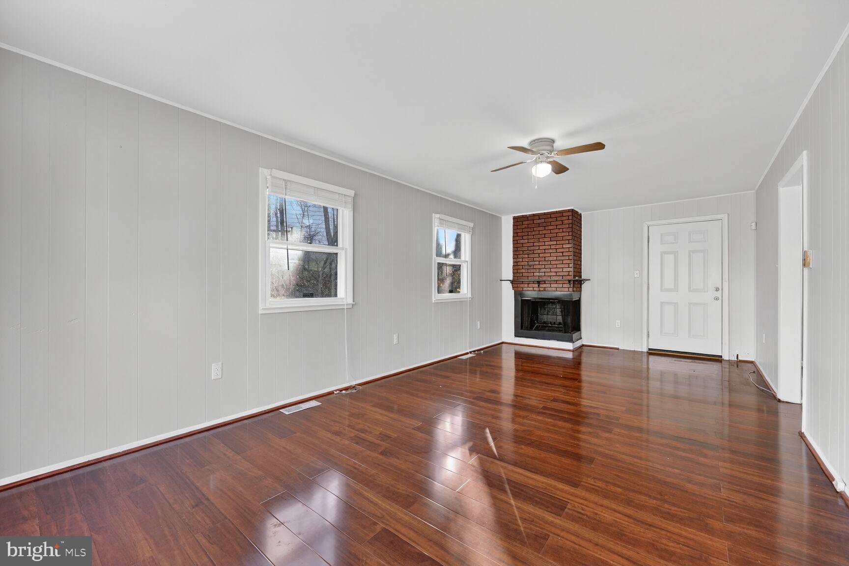 2319 WOODBERRY DRIVE