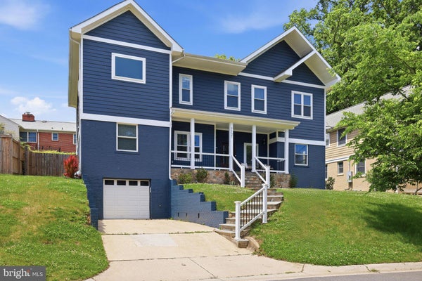 7121 W GREENVALE PKWY, CHEVY CHASE, MD 20815 - Image ea208cb3e7e15f2c4e856a3678b196eb/3709994175