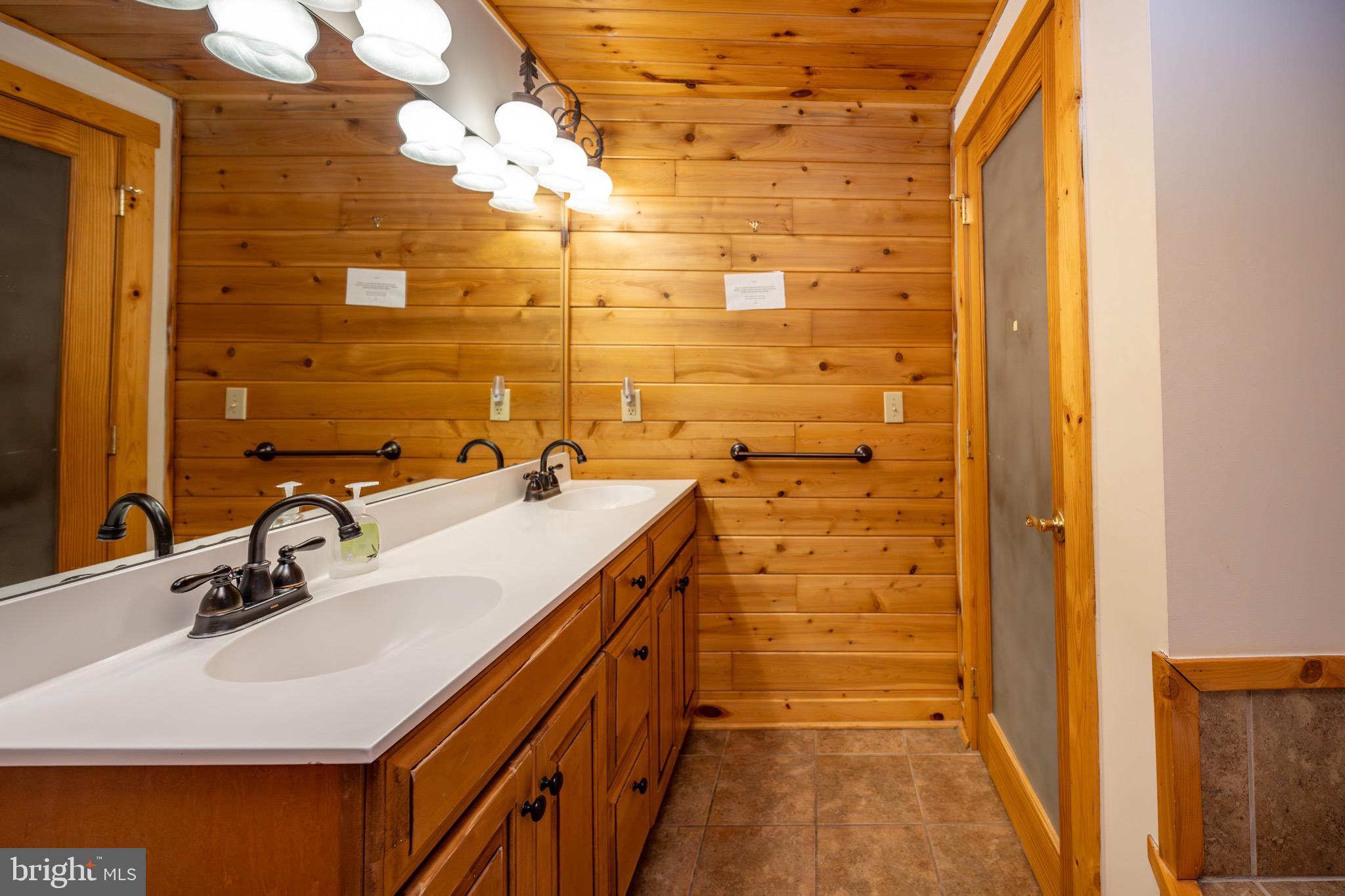 VISTAS OF WATERFRONT GREENS - Residential