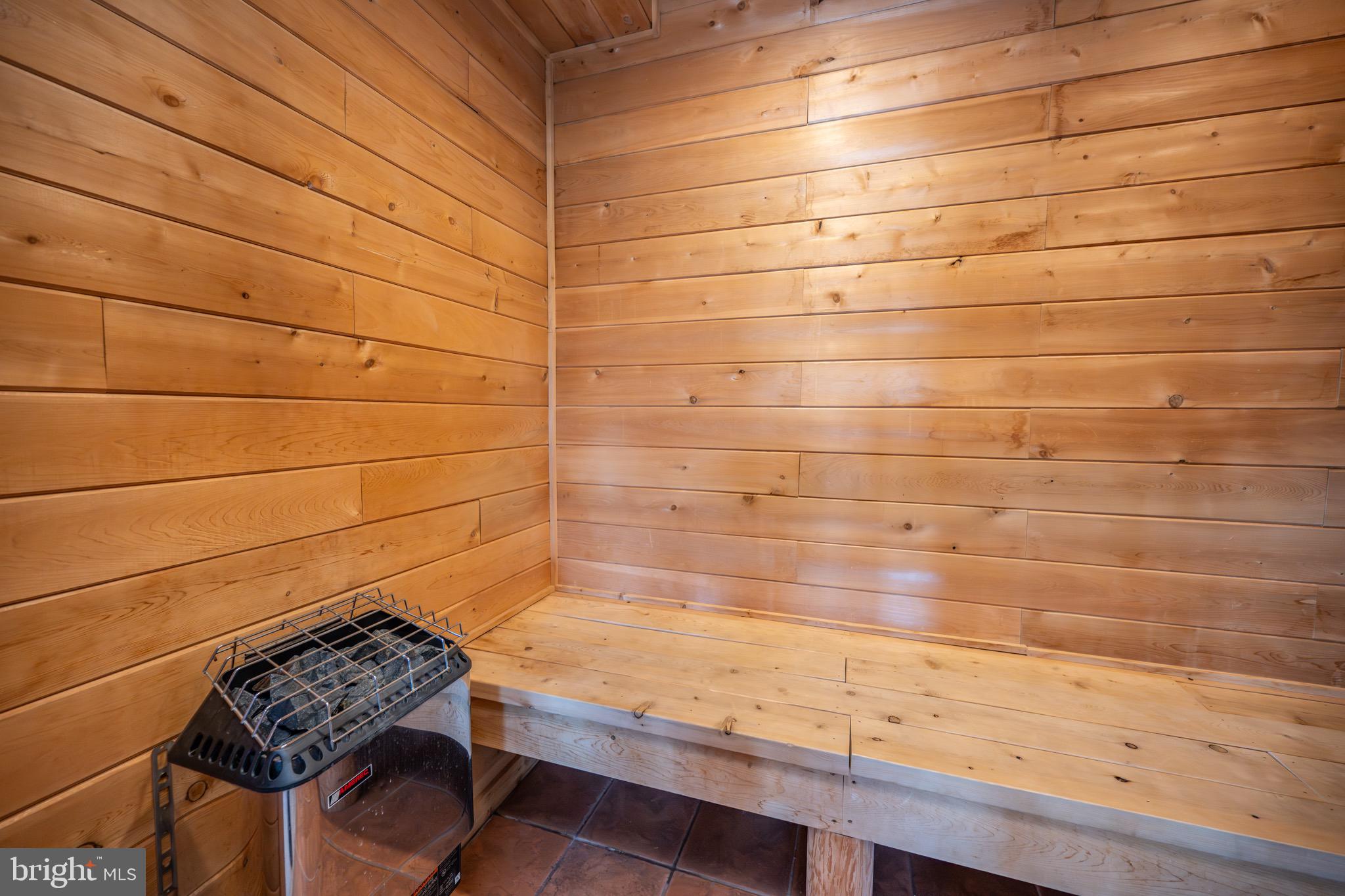 VISTAS OF WATERFRONT GREENS - Residential