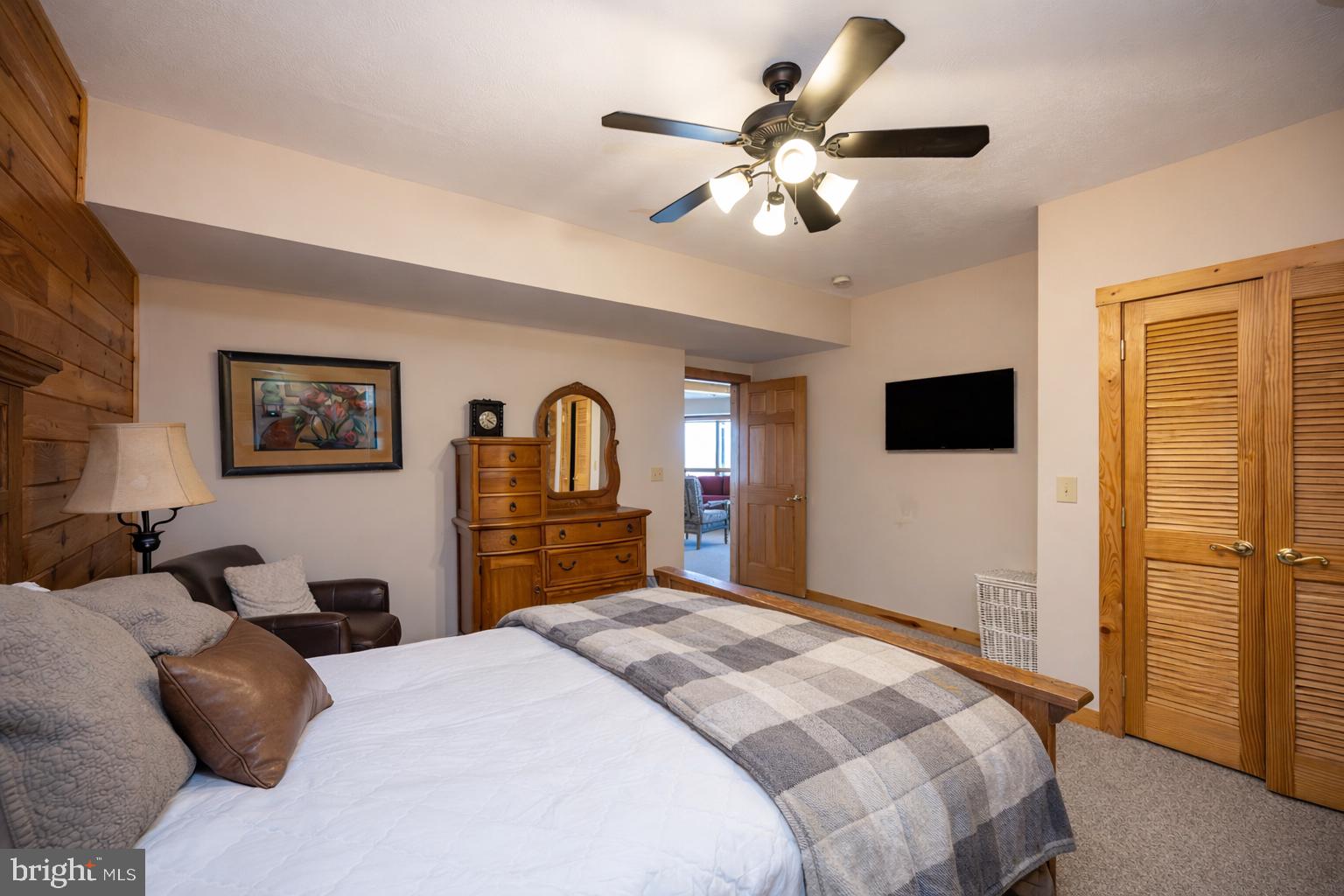 VISTAS OF WATERFRONT GREENS - Residential