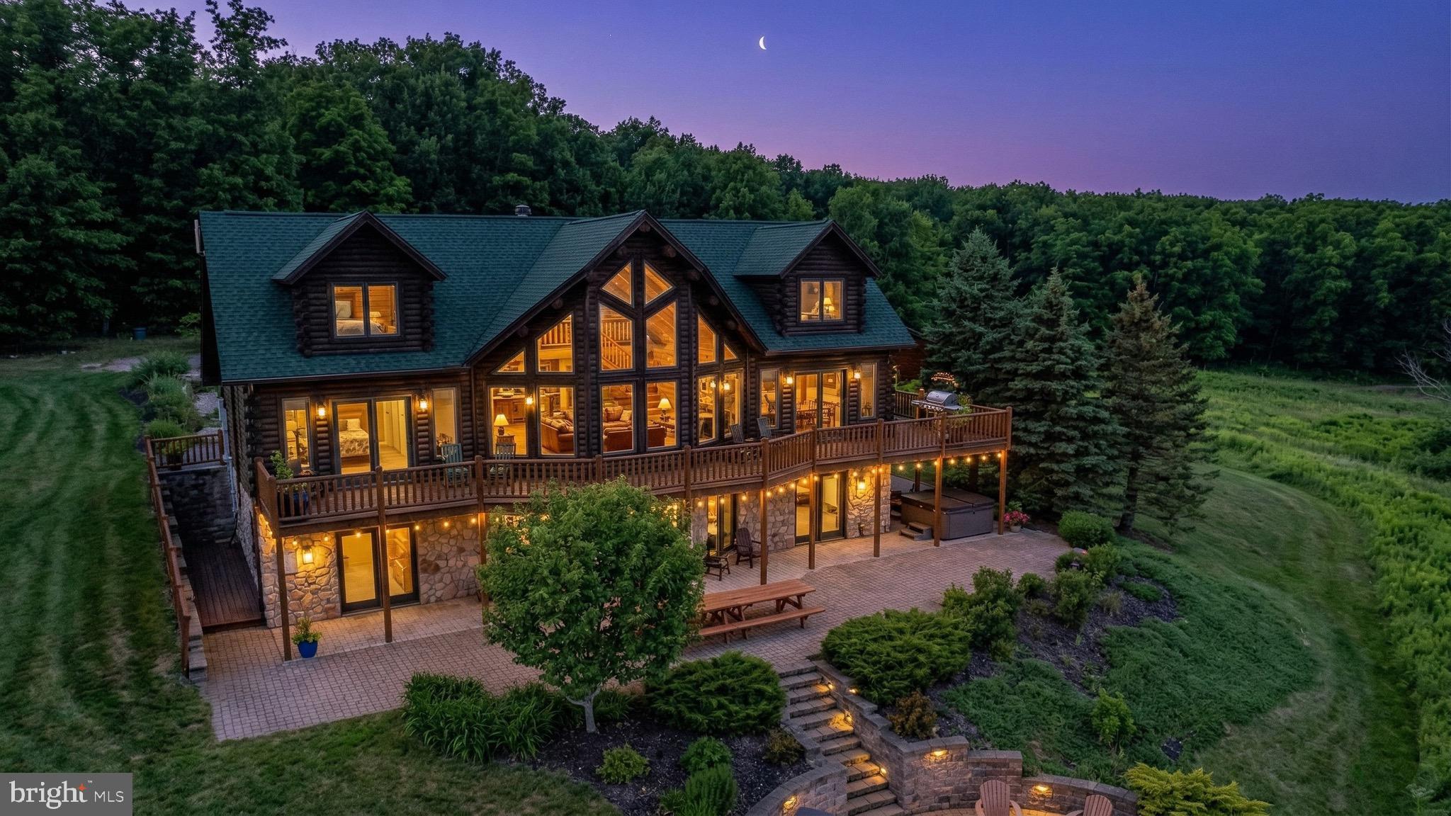 VISTAS OF WATERFRONT GREENS - Residential