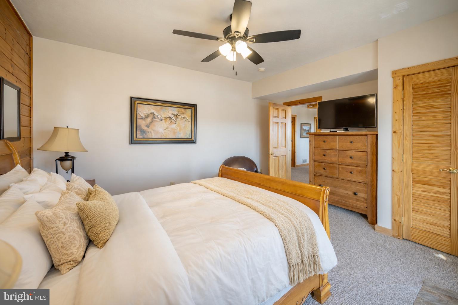 VISTAS OF WATERFRONT GREENS - Residential