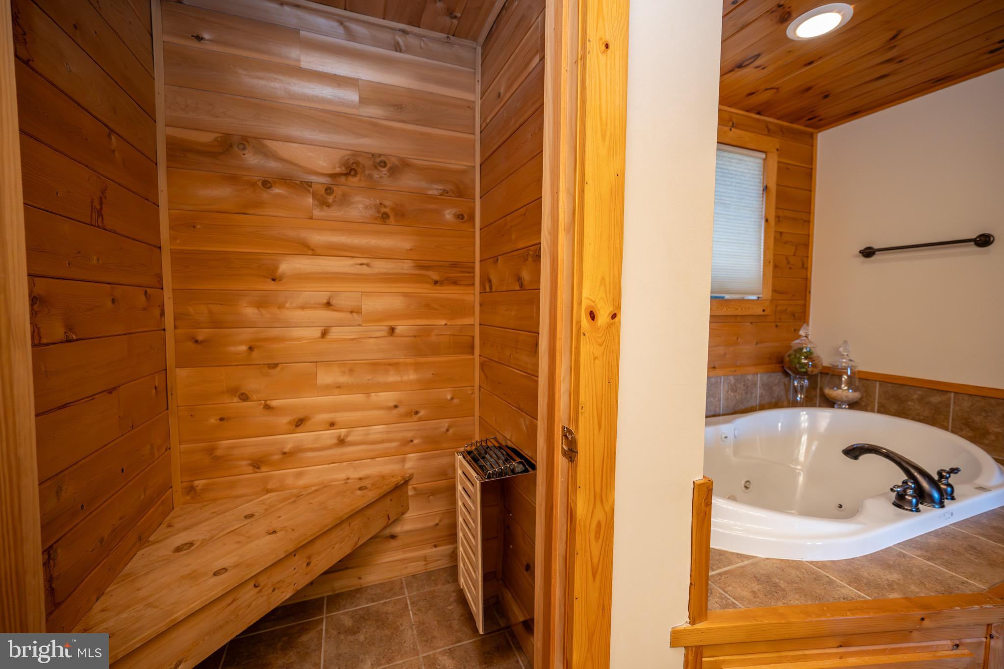 VISTAS OF WATERFRONT GREENS - Residential