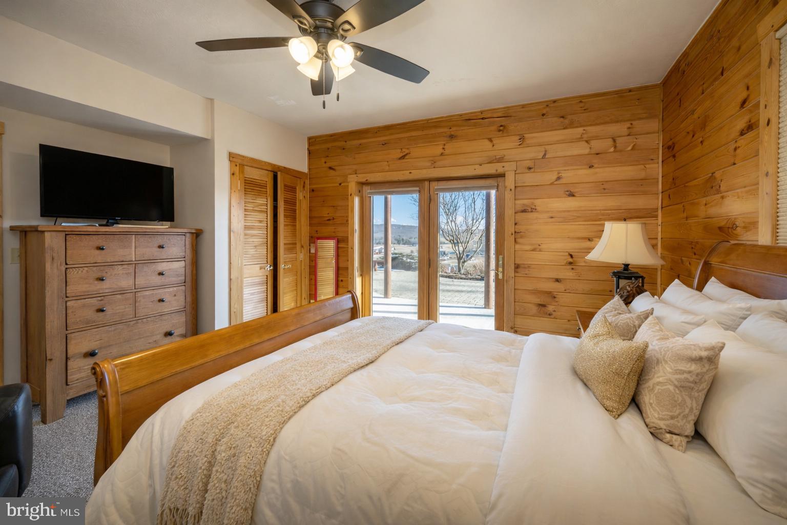 VISTAS OF WATERFRONT GREENS - Residential