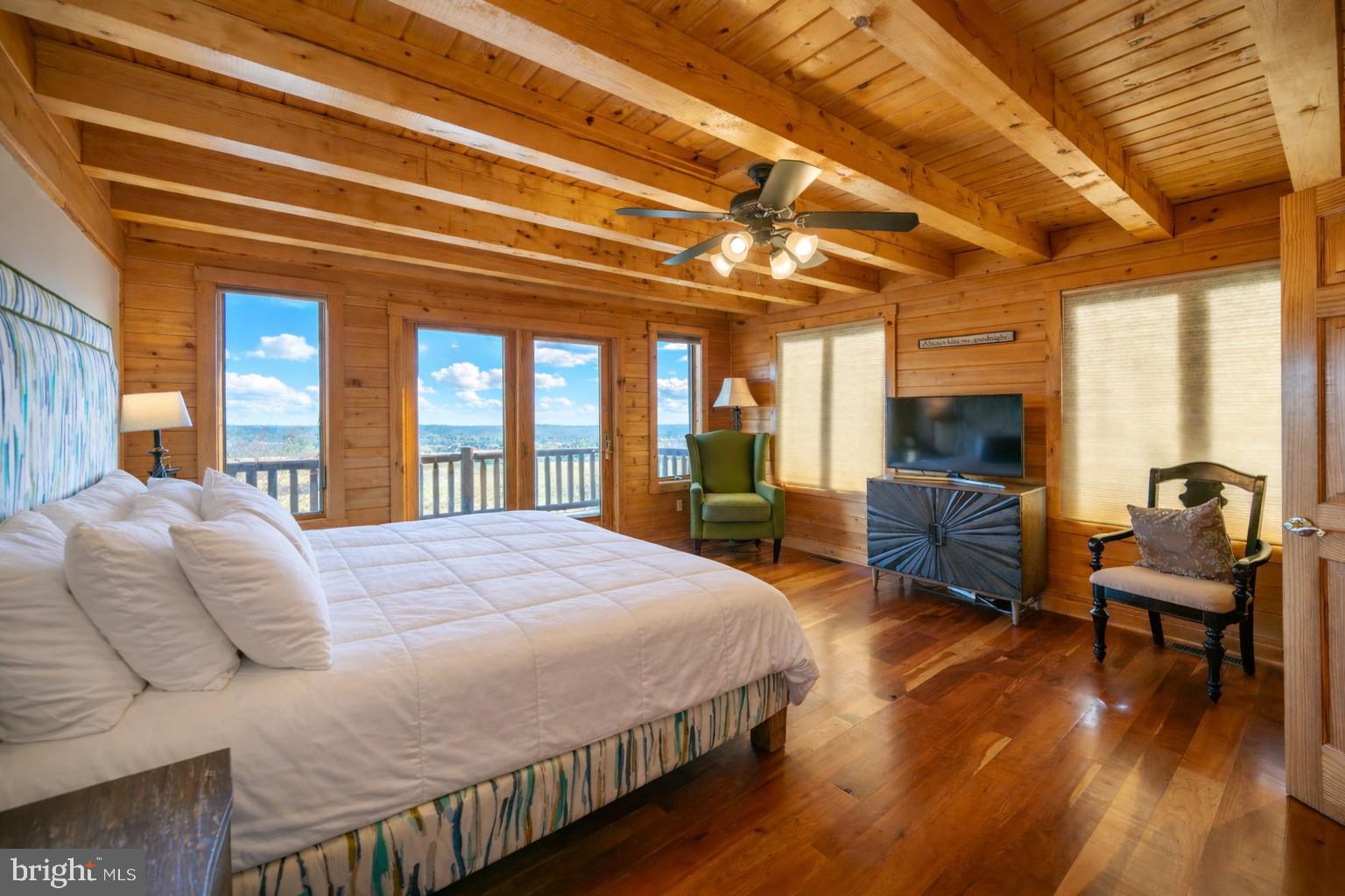 VISTAS OF WATERFRONT GREENS - Residential