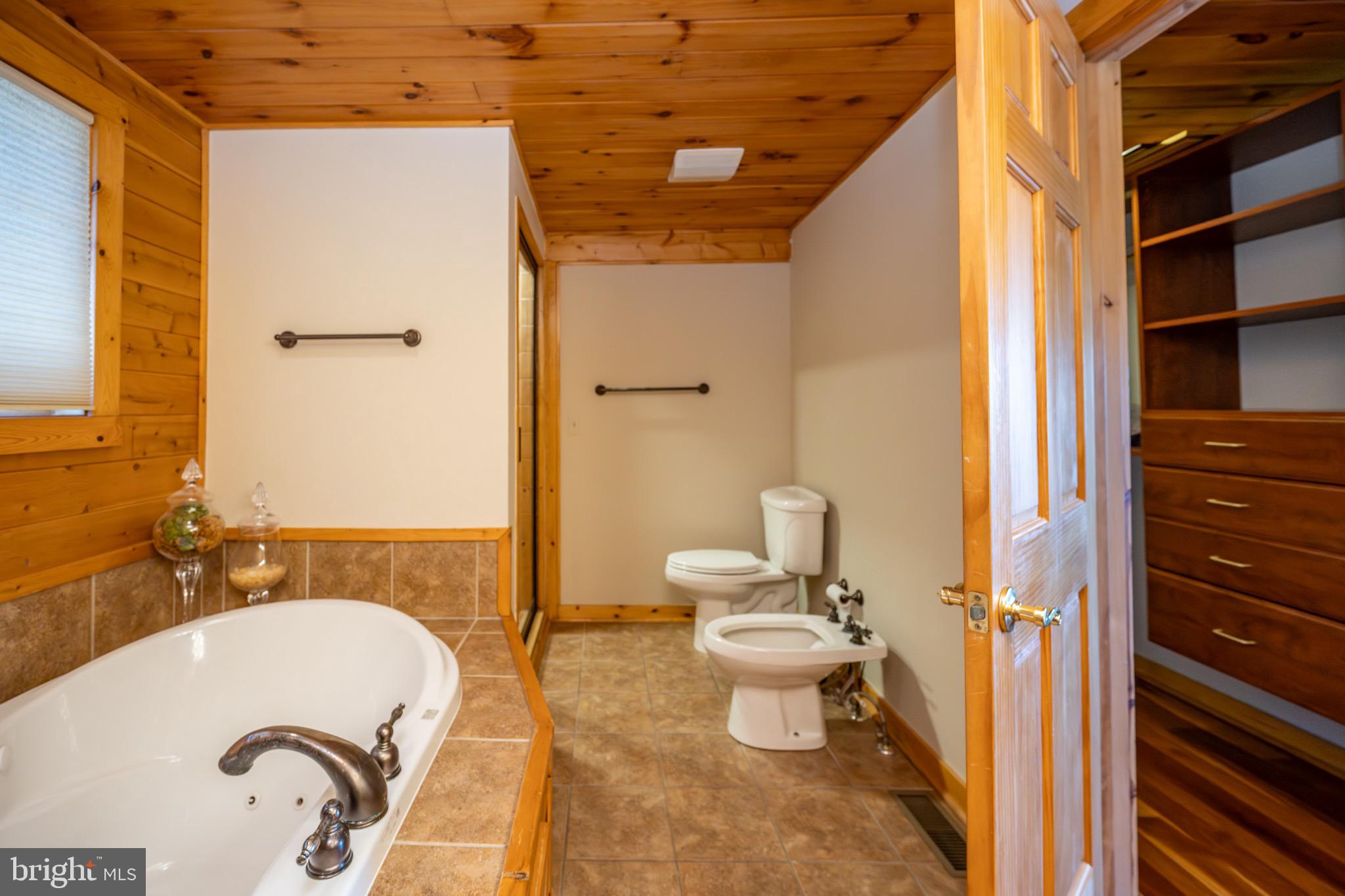 VISTAS OF WATERFRONT GREENS - Residential