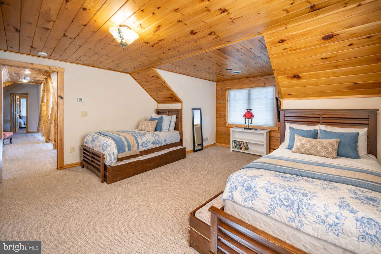 VISTAS OF WATERFRONT GREENS - Residential