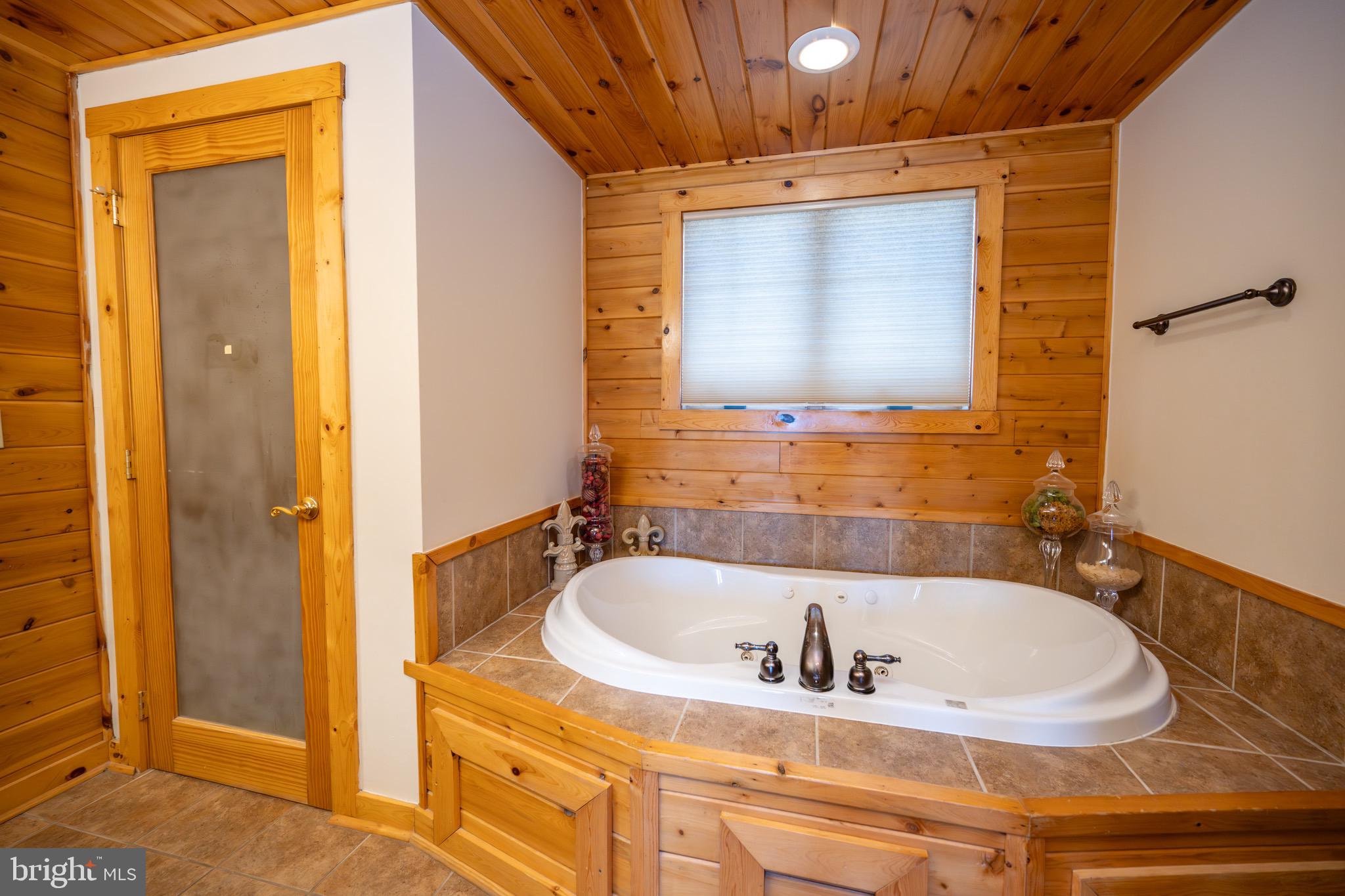 VISTAS OF WATERFRONT GREENS - Residential