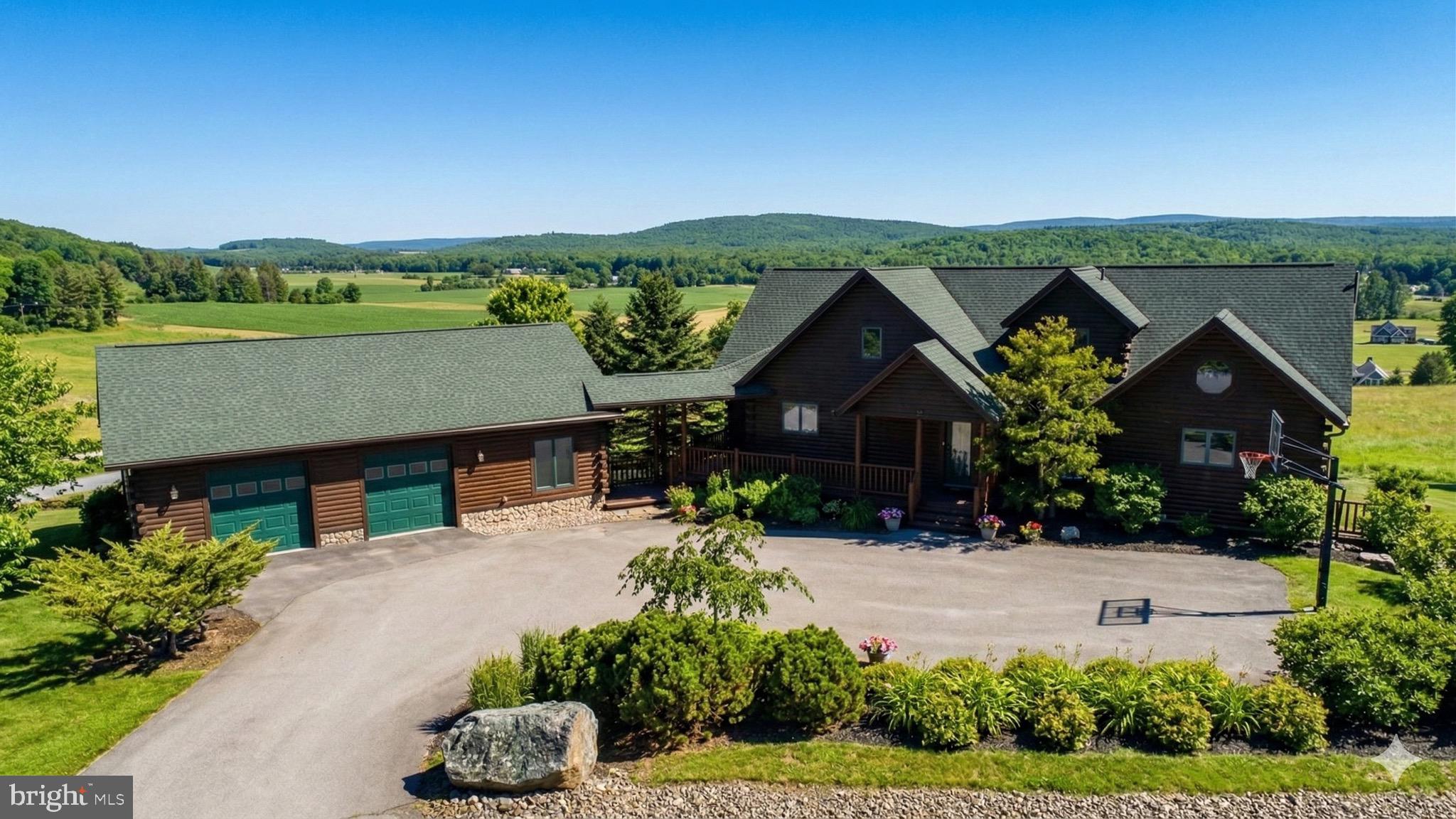 VISTAS OF WATERFRONT GREENS - Residential