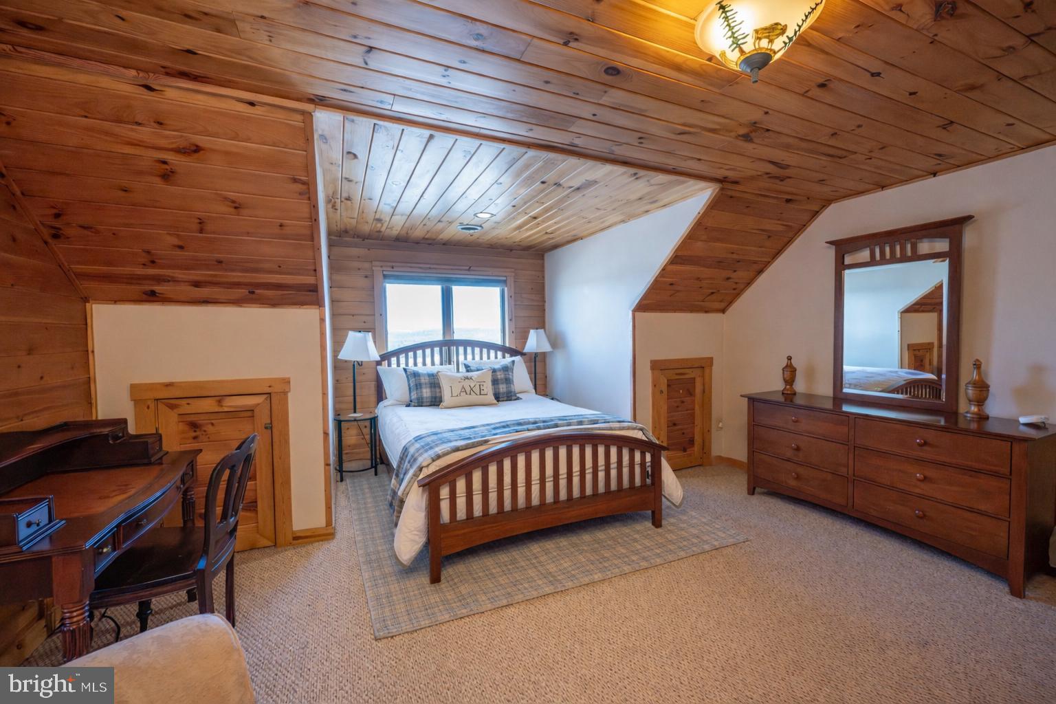 VISTAS OF WATERFRONT GREENS - Residential