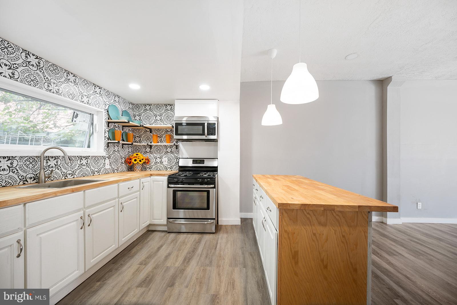 KENSINGTON - Residential