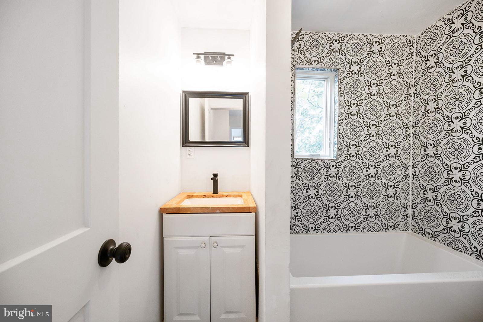 KENSINGTON - Residential