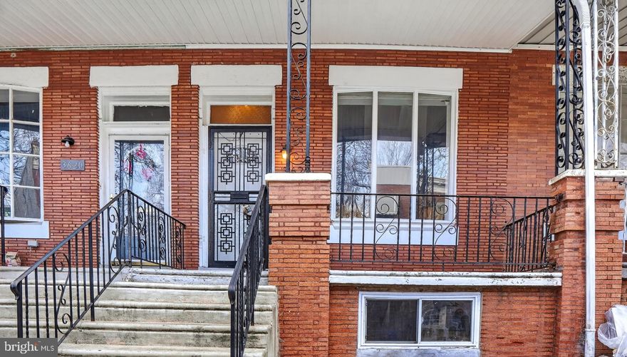 This well maintained updated gem boasts spacious living in an excellent location! Come check out the open floorplan,  Philly charm, a functional eat-in kitchen, three solid bedrooms, first floor laundry, and one and a half baths!  Just turn the key and start building equity!
 Homes this turnkey and affordable don’t last—especially vacant and move-in ready.