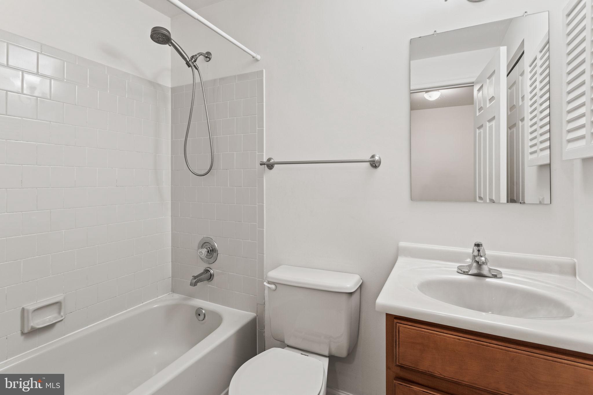 COLONY VILLAGE - Residential Lease