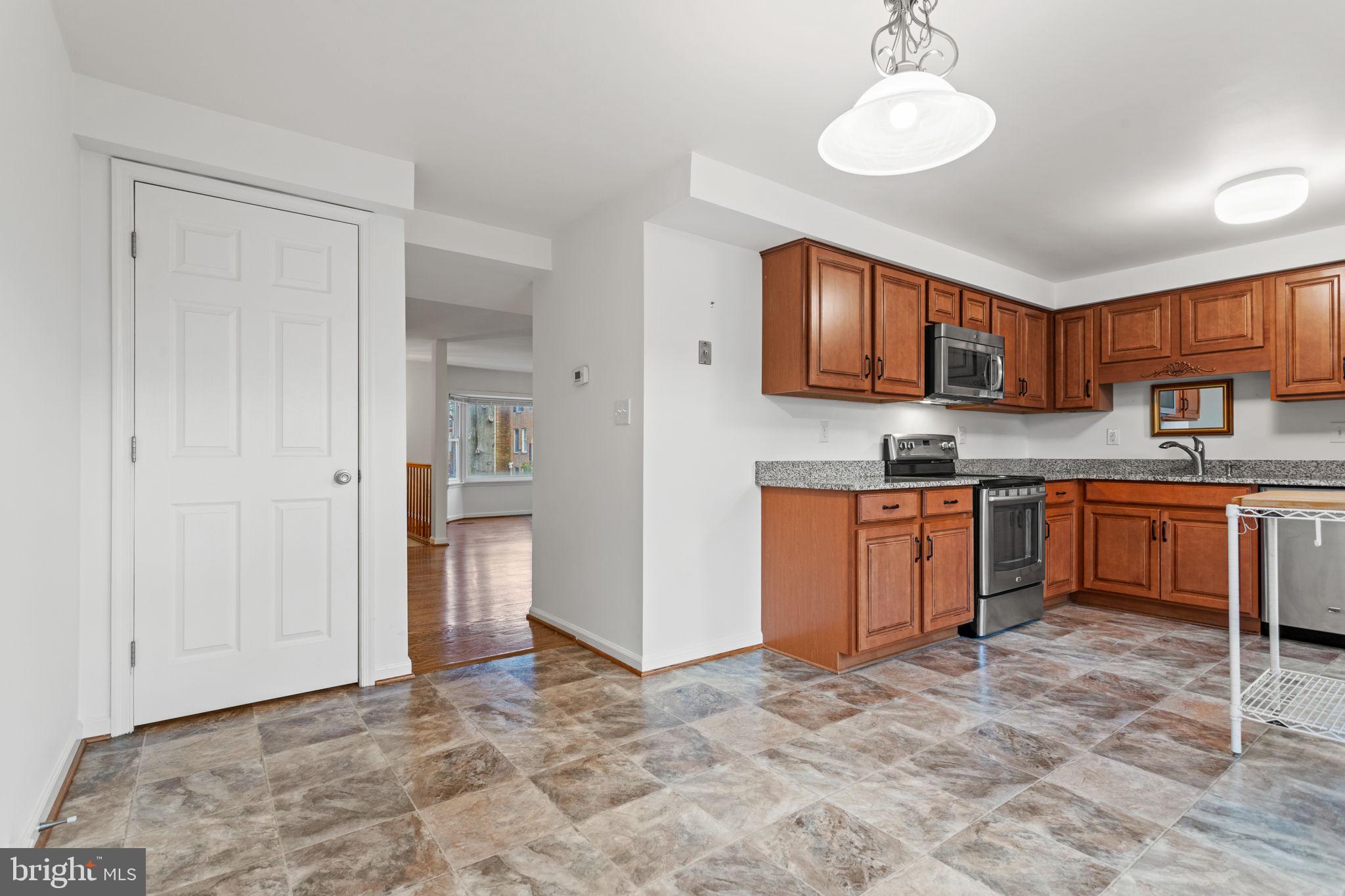 COLONY VILLAGE - Residential Lease